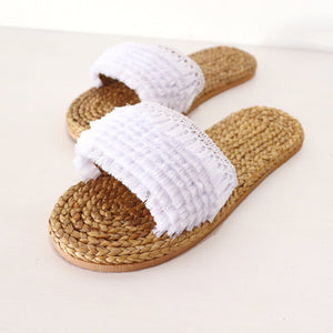 PI CHA YA PA - Straw shoes (Off white)