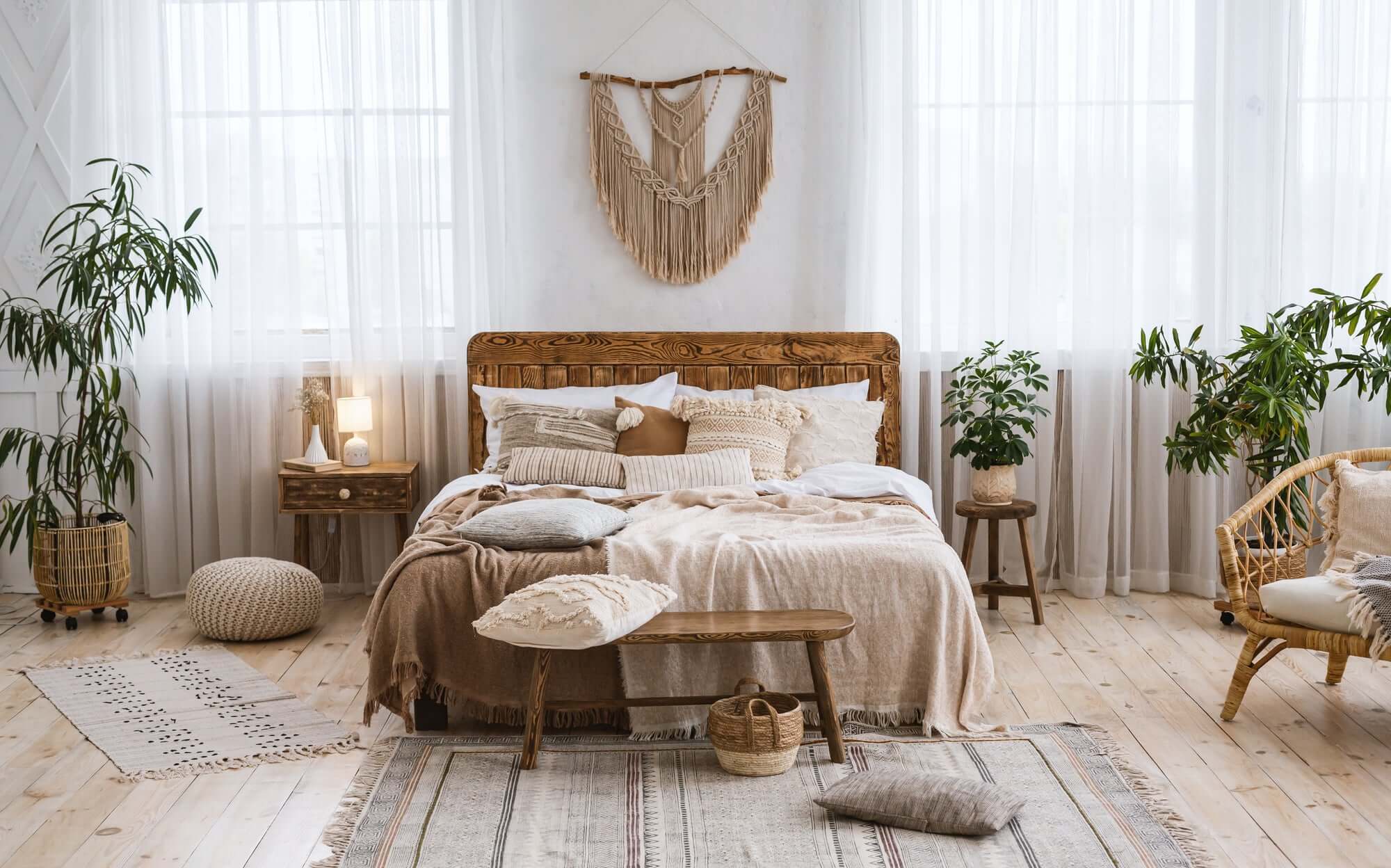Cozy Boho Bedroom:Tips for Paint Colors, Plants, Lighting, Wall