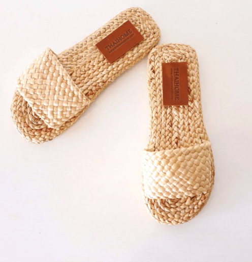 Pantuflas de paja trenzadas