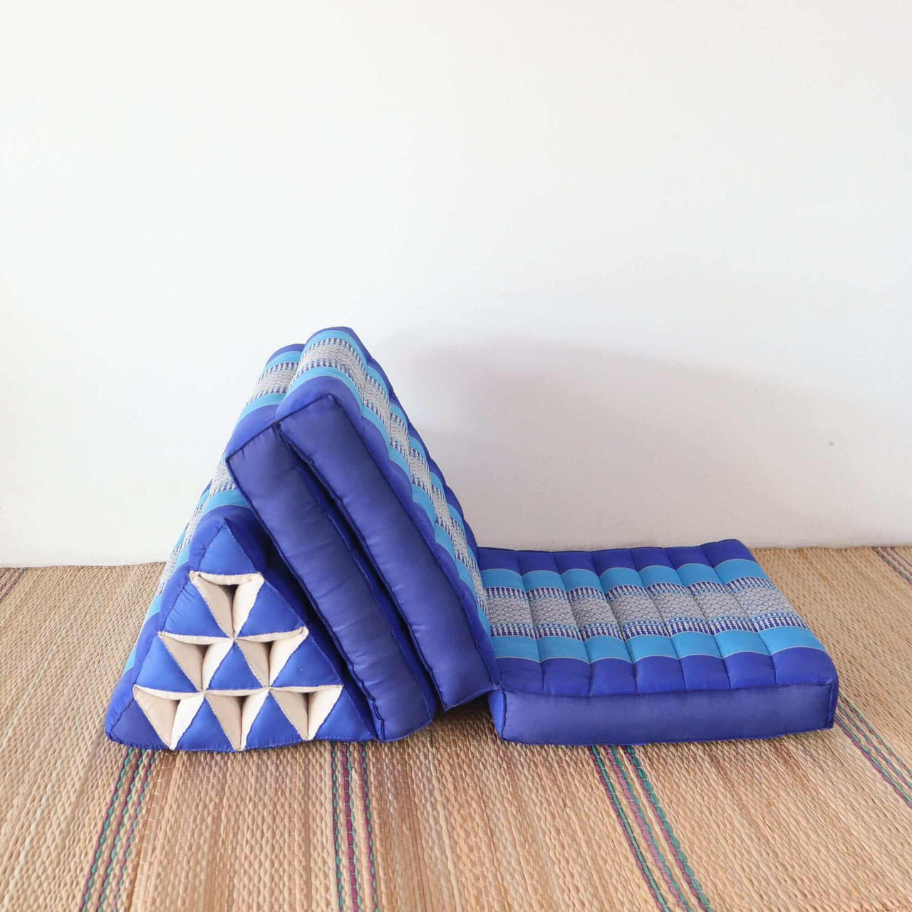 PI YA THI DA - Thai Triangle Cushion (3 Fold - Blue)