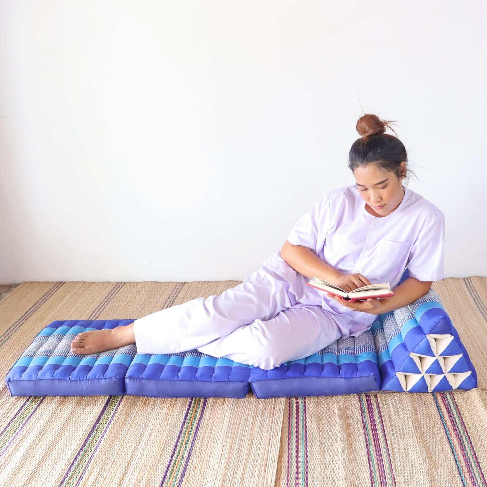 PI YA THI DA - Thai Triangle Cushion (3 Fold - Blue)