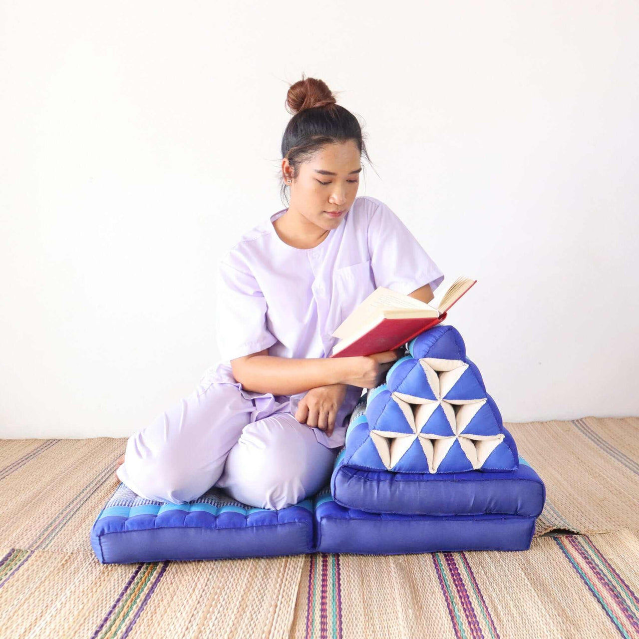 PI YA THI DA - Thai Triangle Cushion (3 Fold - Blue)