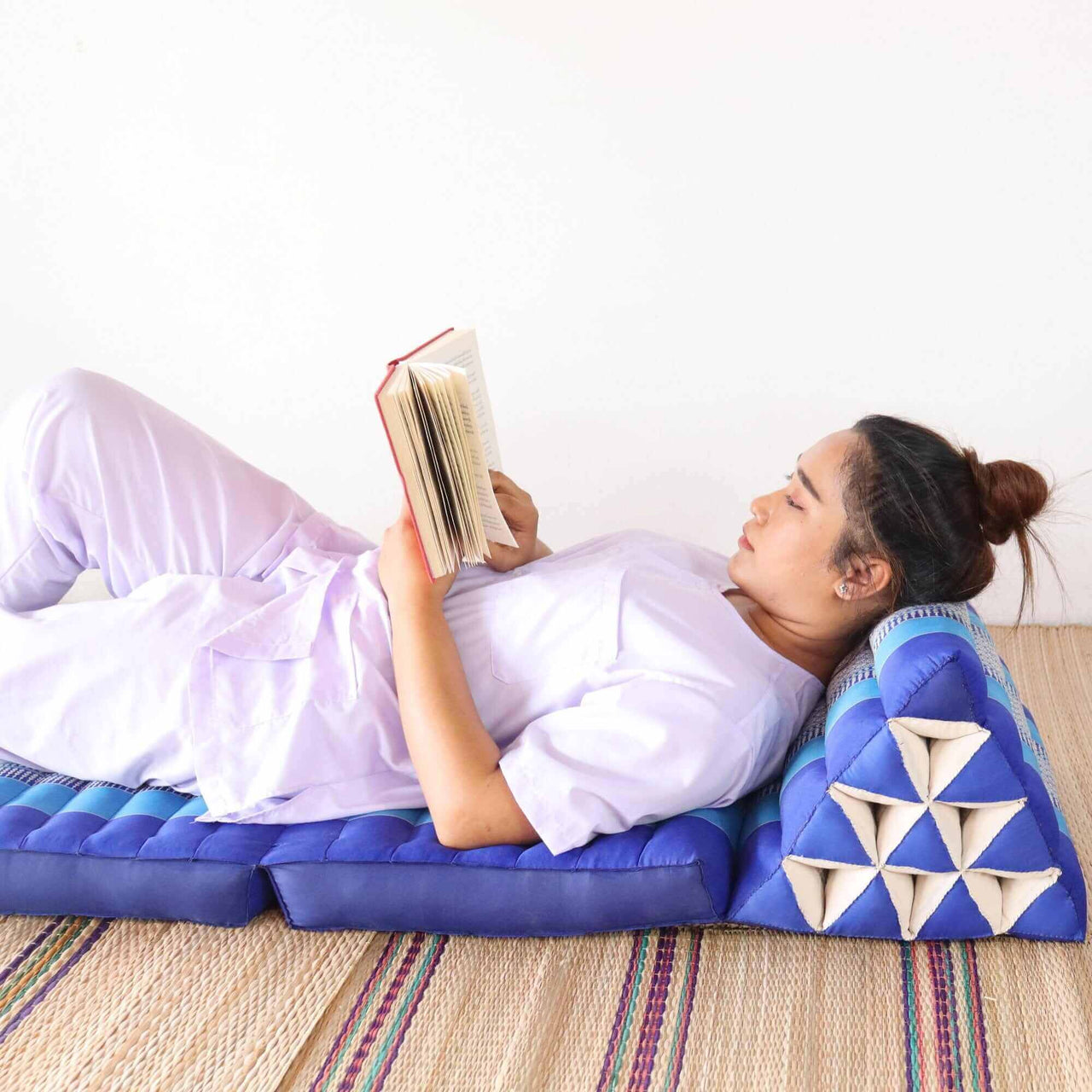 PI YA THI DA - Thai Triangle Cushion (3 Fold - Blue)