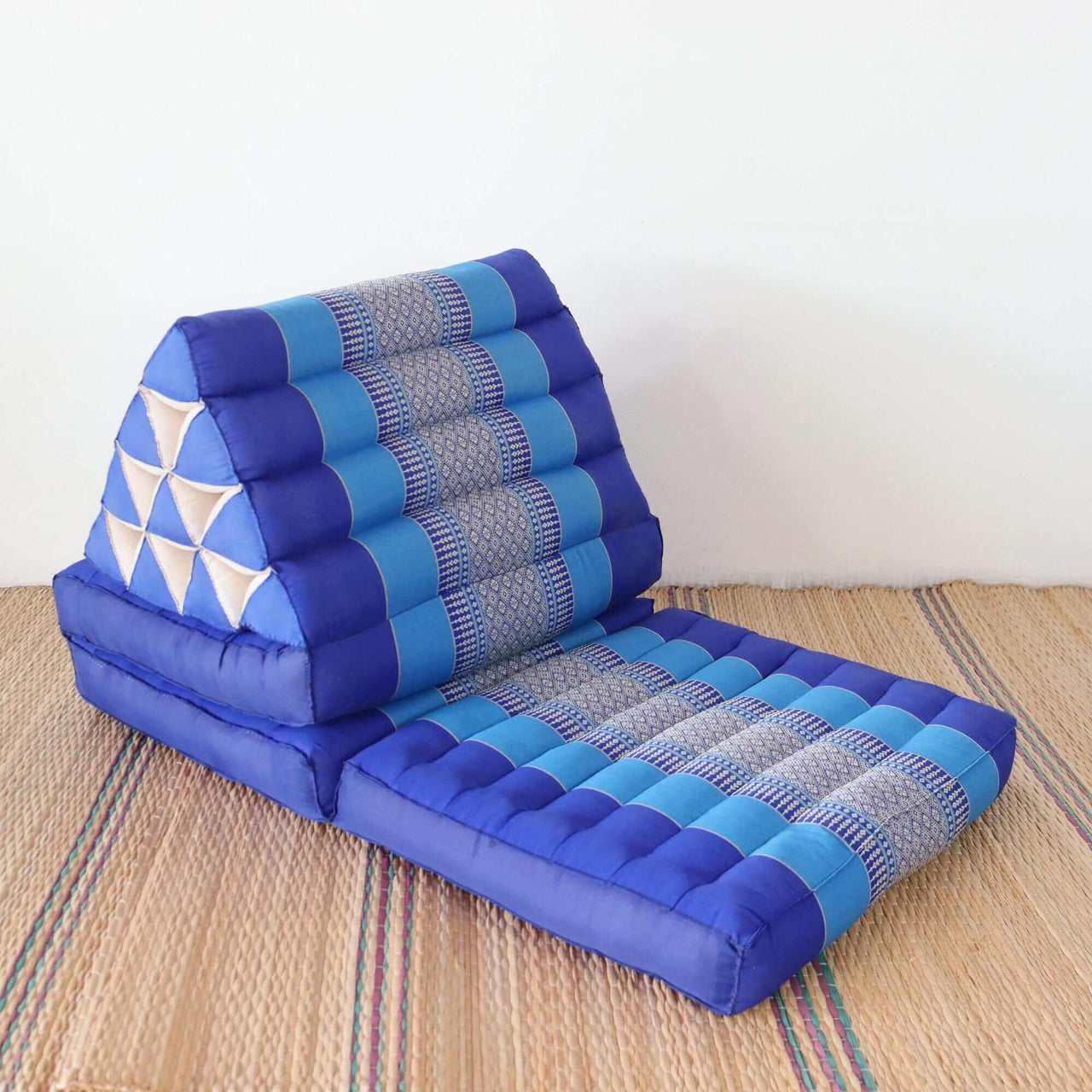 PI YA THI DA - Thai Triangle Cushion (3 Fold - Blue)