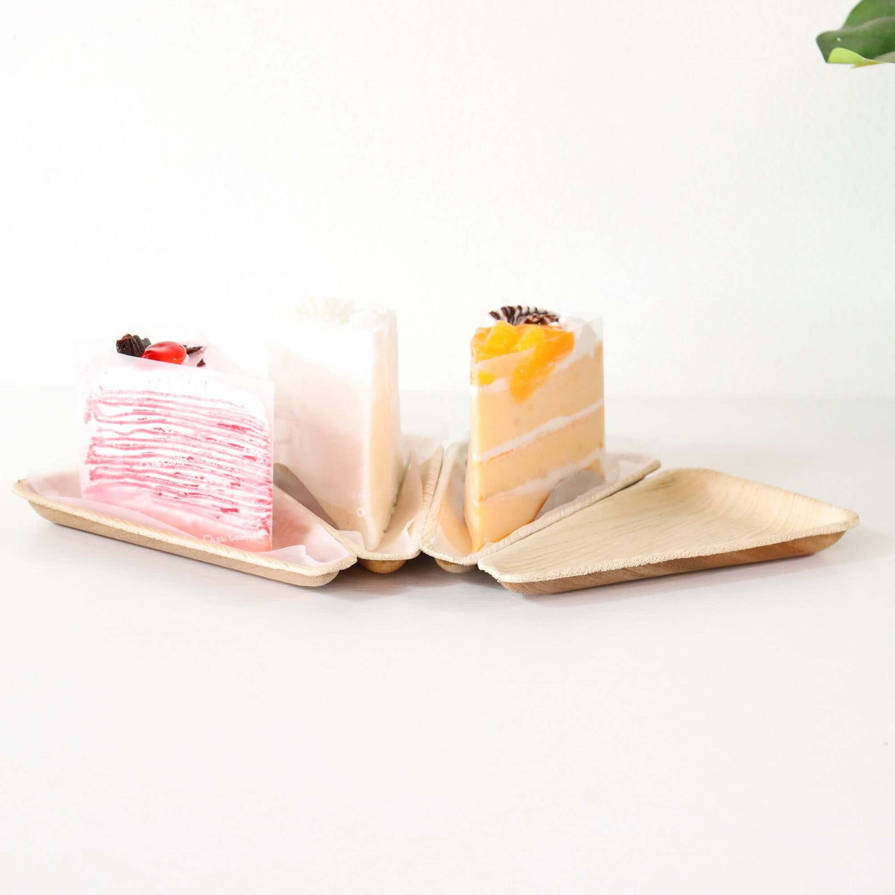 PRA NEE - Palm Leaf Cake Plates Pack of 24 pcs.