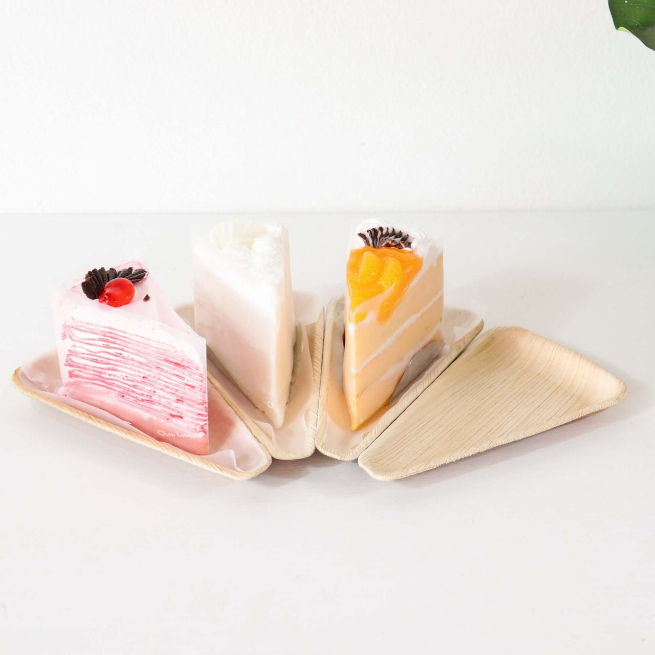 PRA NEE - Palm Leaf Cake Plates Pack of 24 pcs.