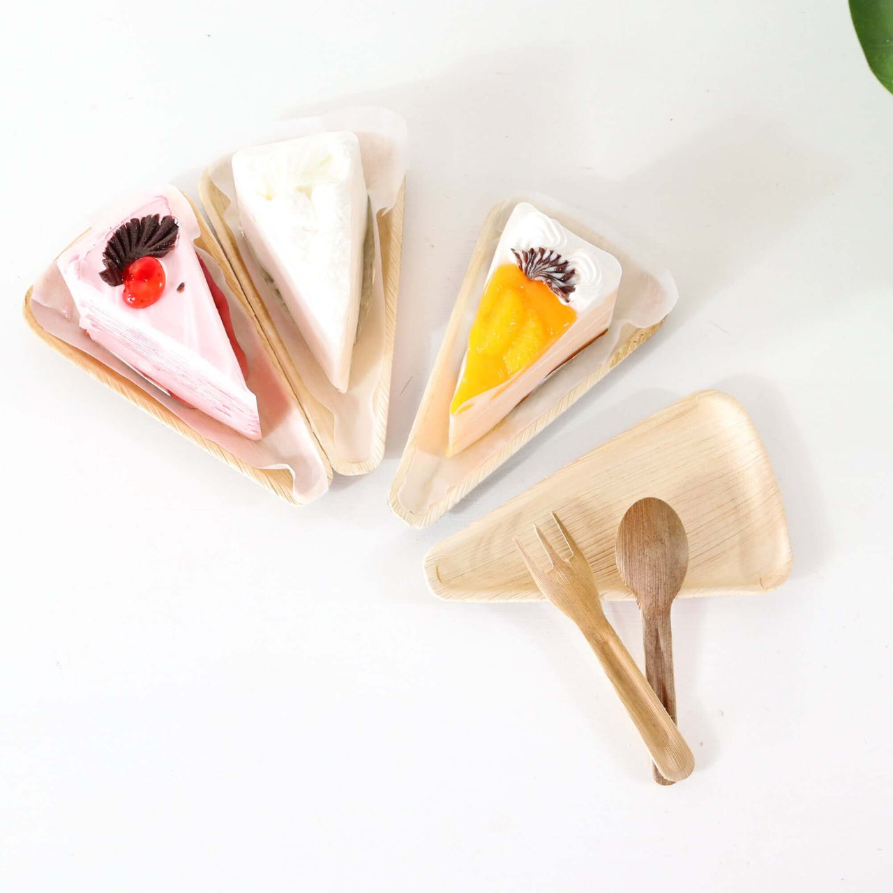 PRA NEE - Palm Leaf Cake Plates Pack of 24 pcs.