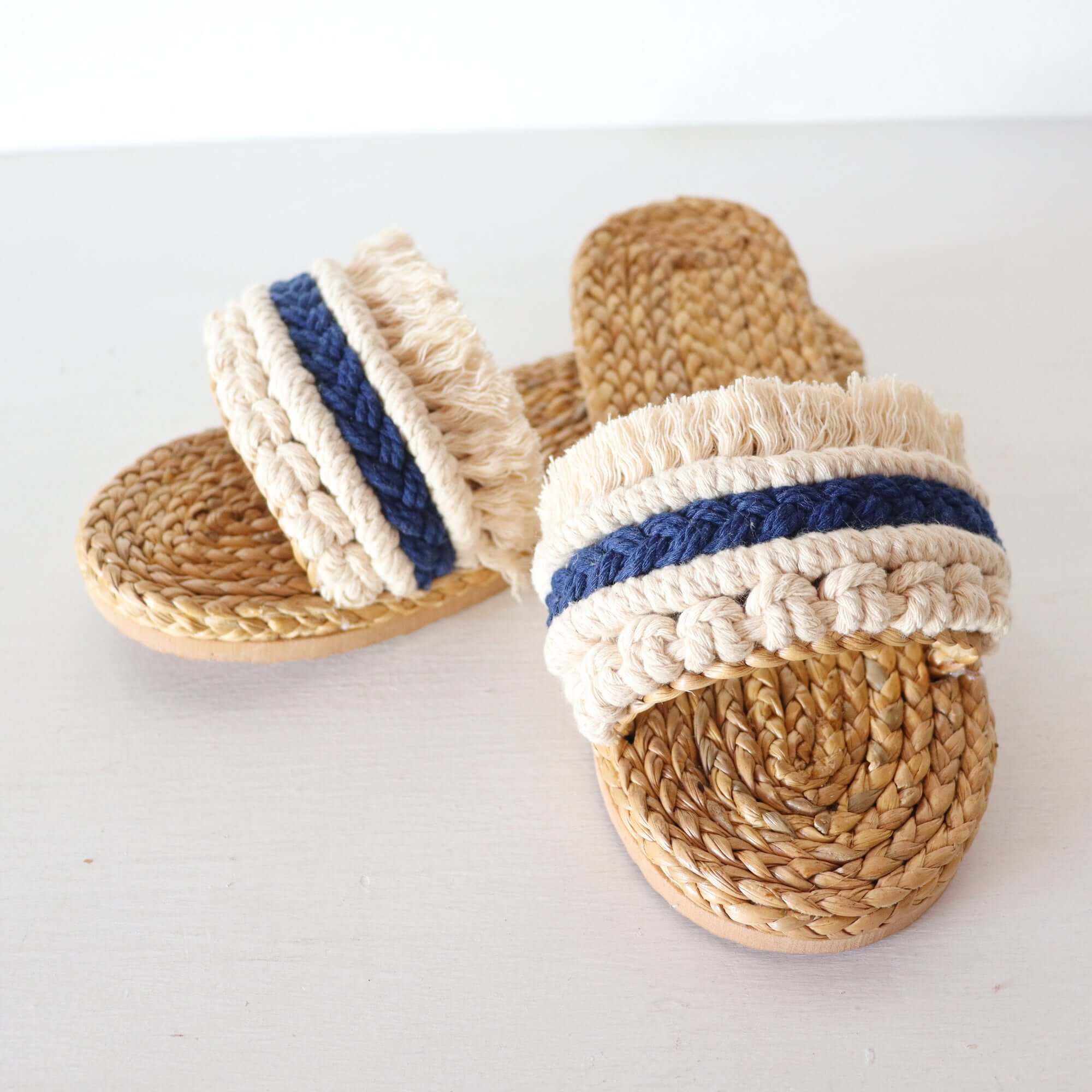 Macramé Straw Slippers - White and Blue
