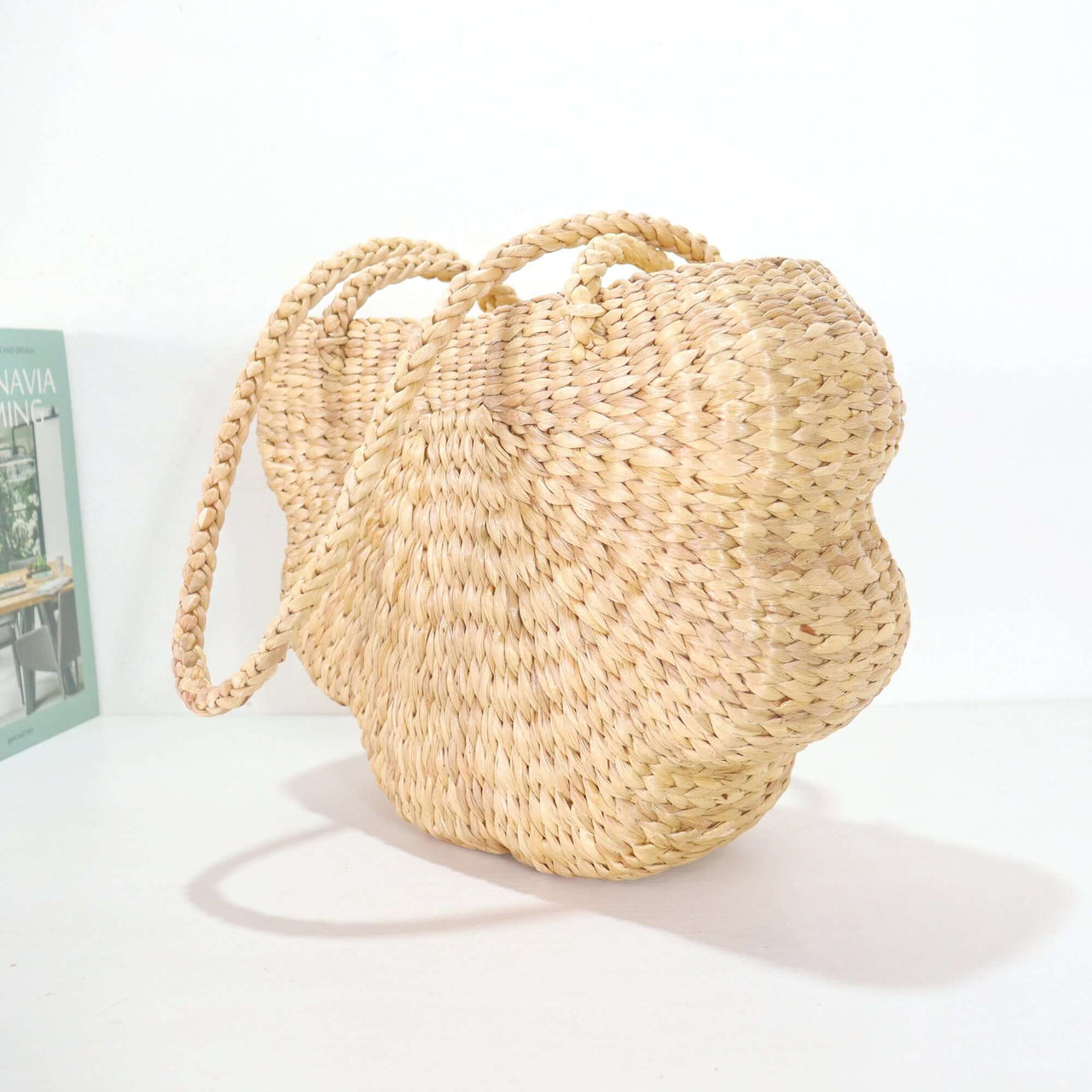 Jidara — lightweight straw handbag for warm-weather styling