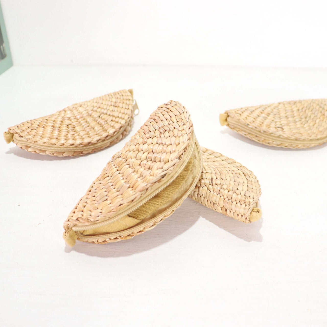 NARA — seagrass wallet styled for summer beach outings
