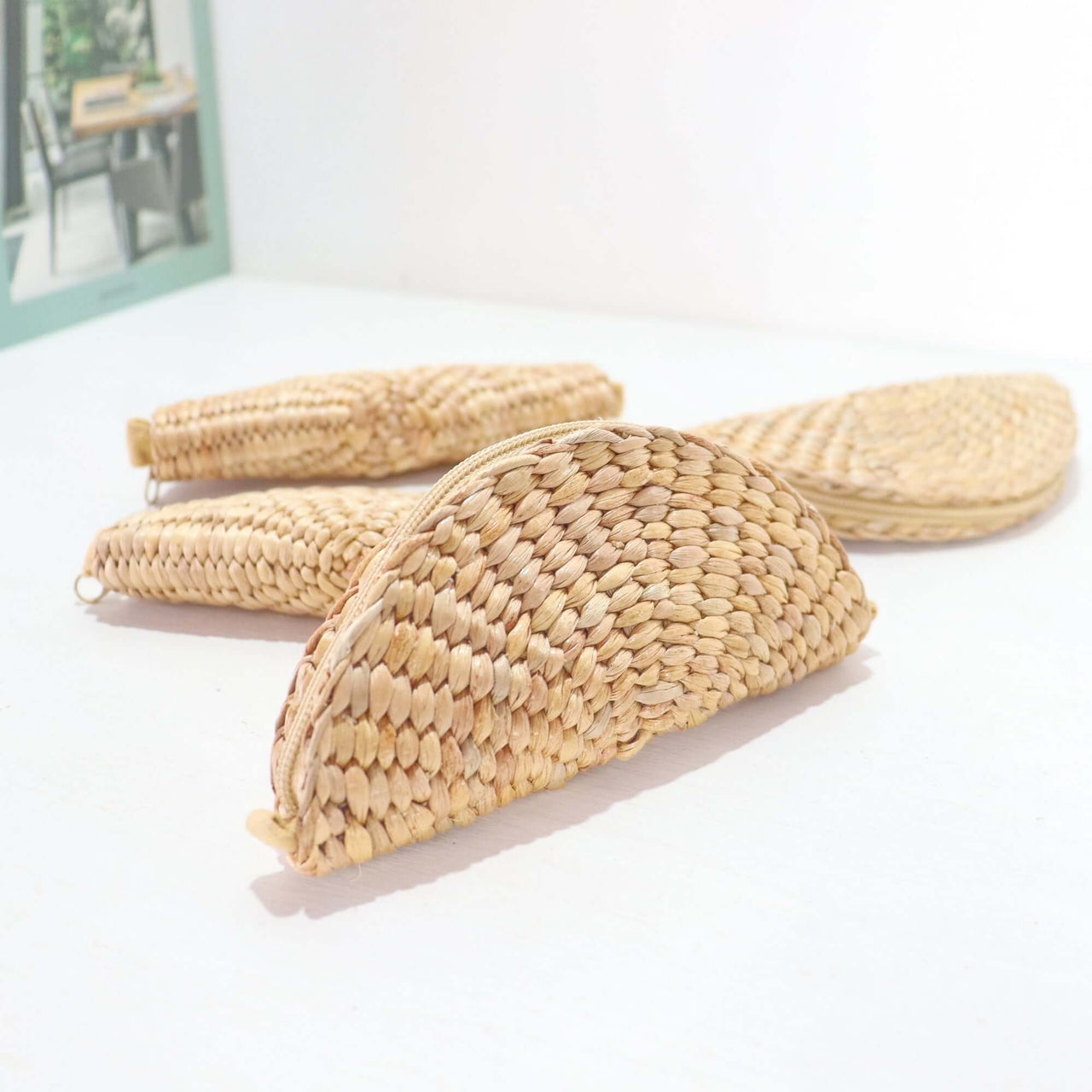 NARA — seagrass wallet with a relaxed, vacation-ready look