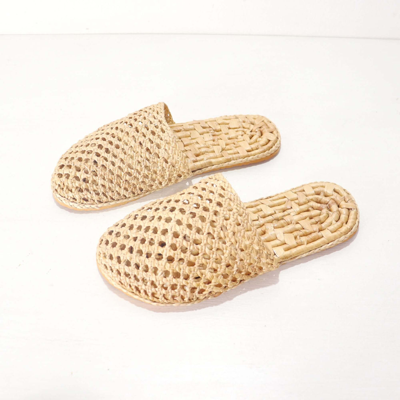 PATTARIN – Handwoven Straw Slipper Shoes