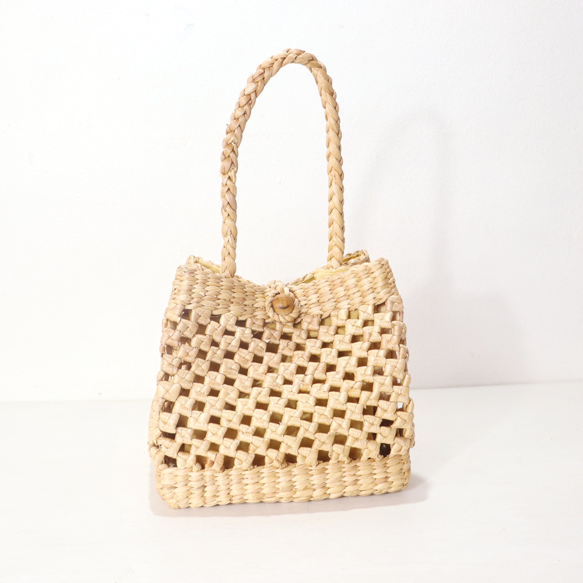 Tanid – Handwoven Top Handle Straw Bag