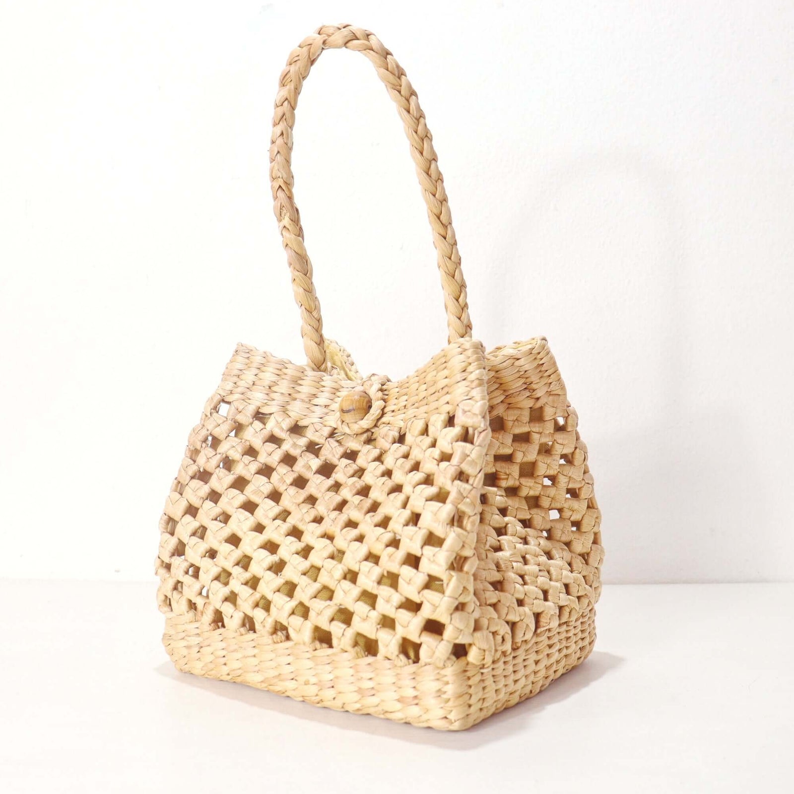 Tanid – handgewebte Strohtasche mit oberem Griff