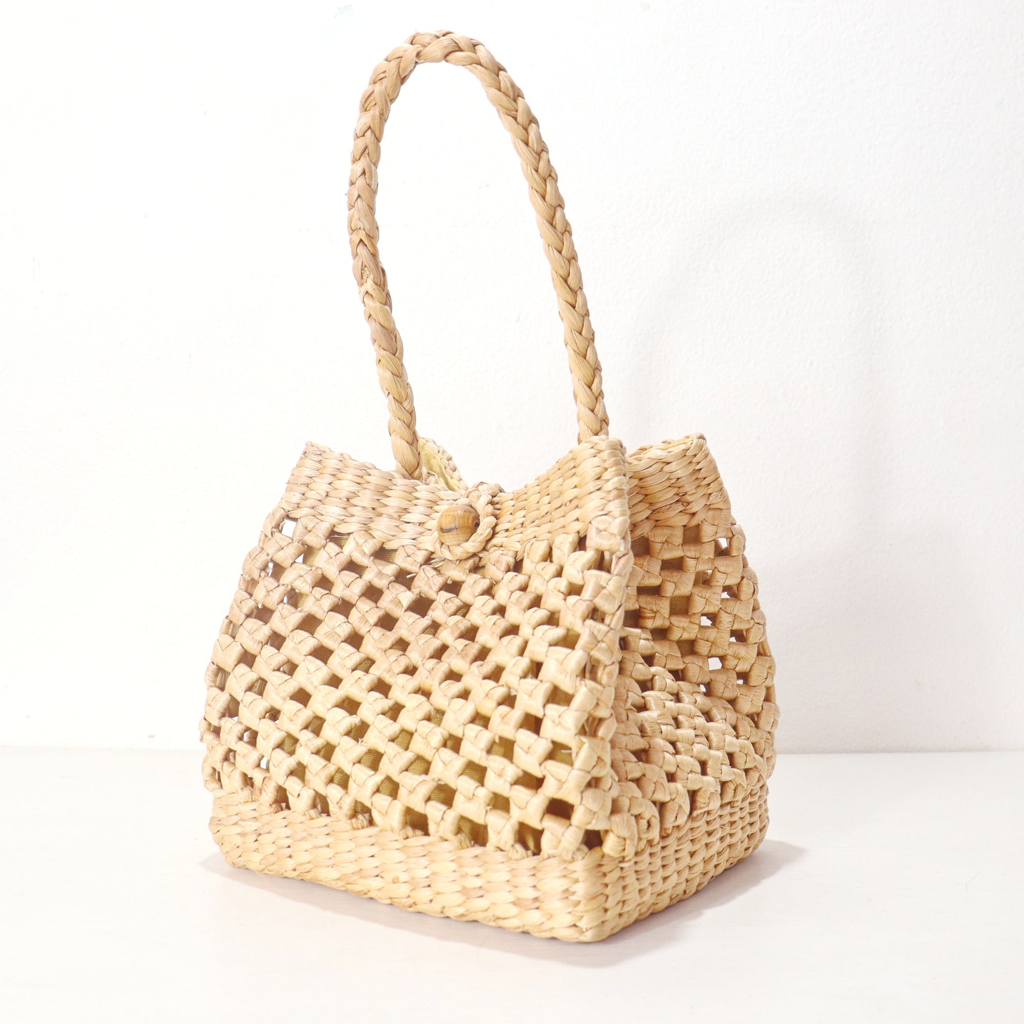Tanid – Handwoven Top Handle Straw Bag