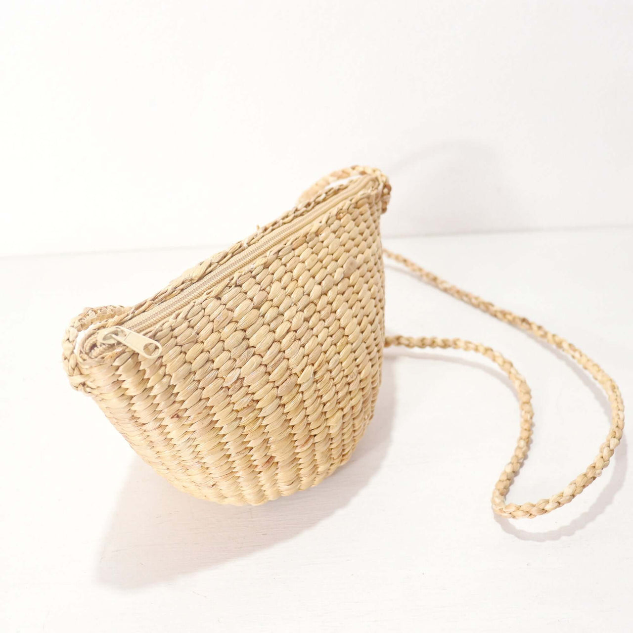 Tanaree — sustainable straw crossbody bag made from natural fibres