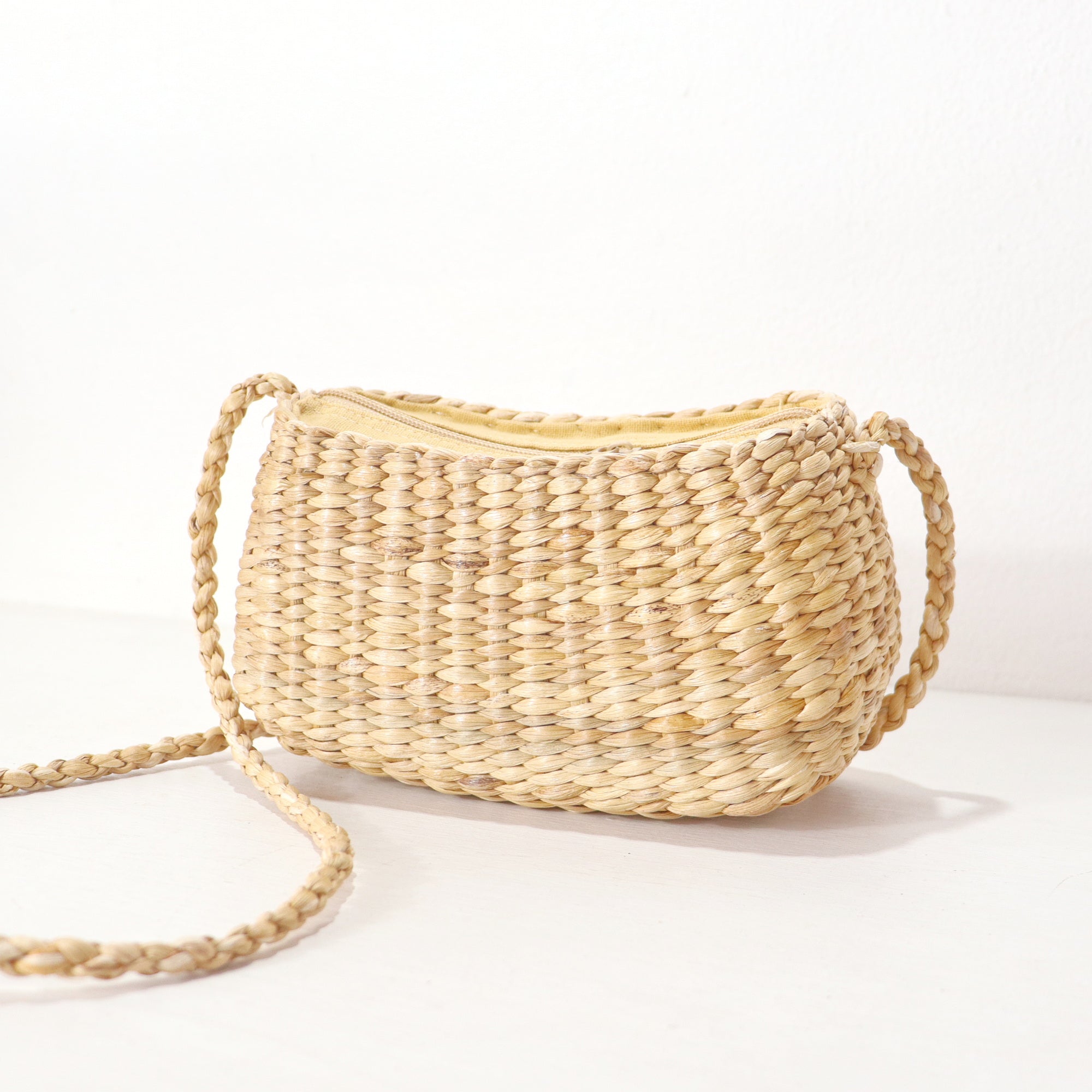 Wanalee – Handwoven Straw Crossbody Bag