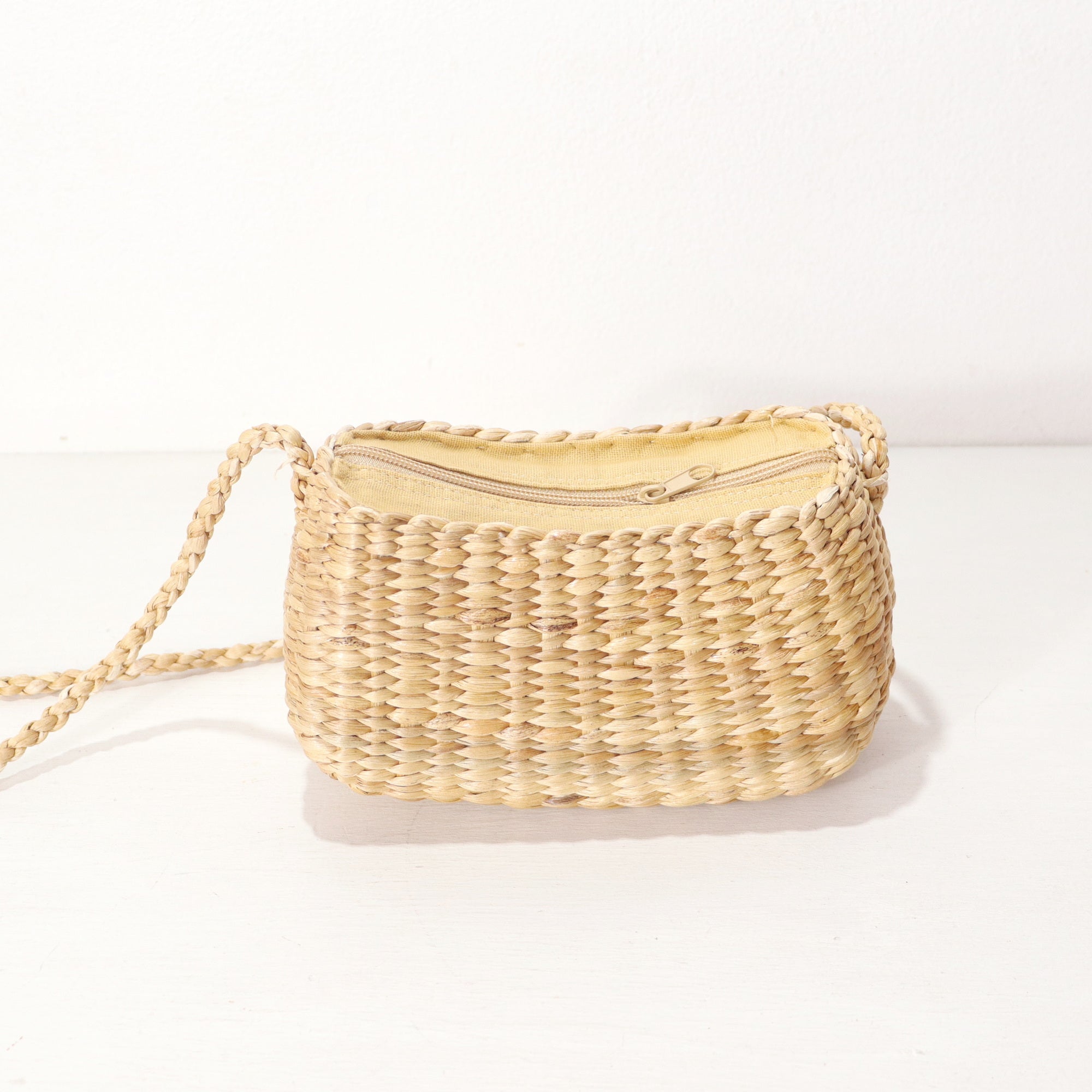 Wanalee – Handwoven Straw Crossbody Bag