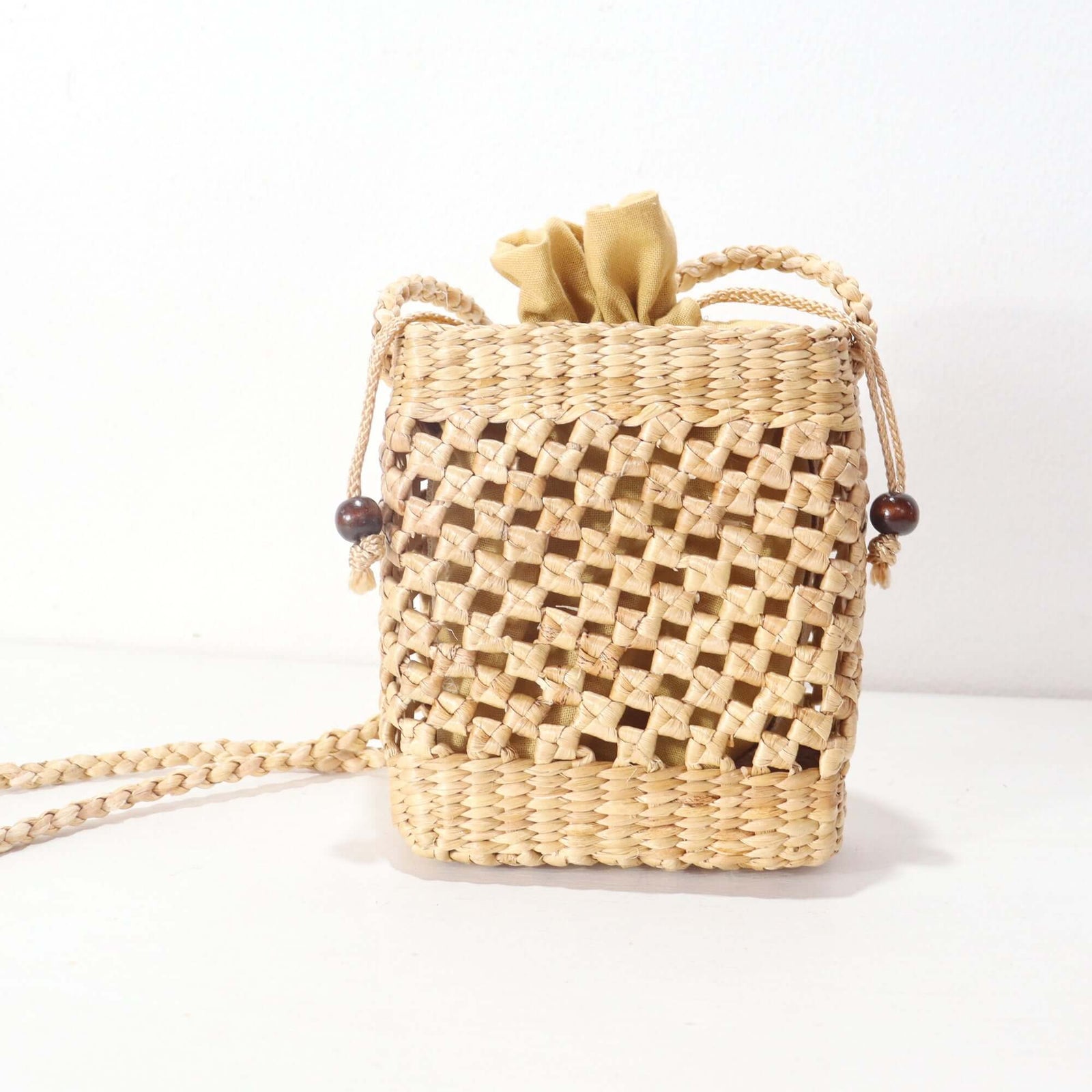 Talanee – handgewebte Strohtasche zum Umhängen