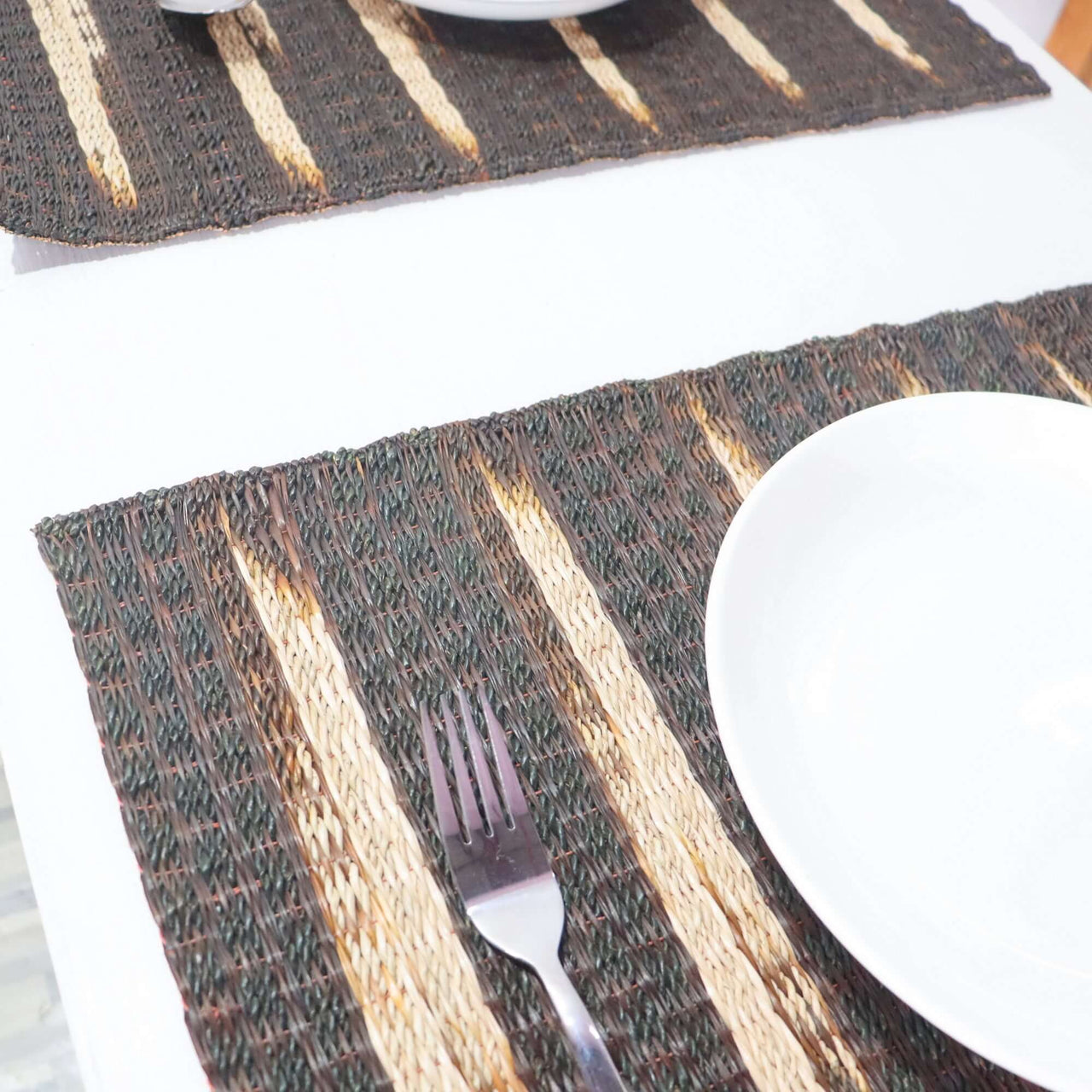 Lalavin Handwoven Sedge Placemat