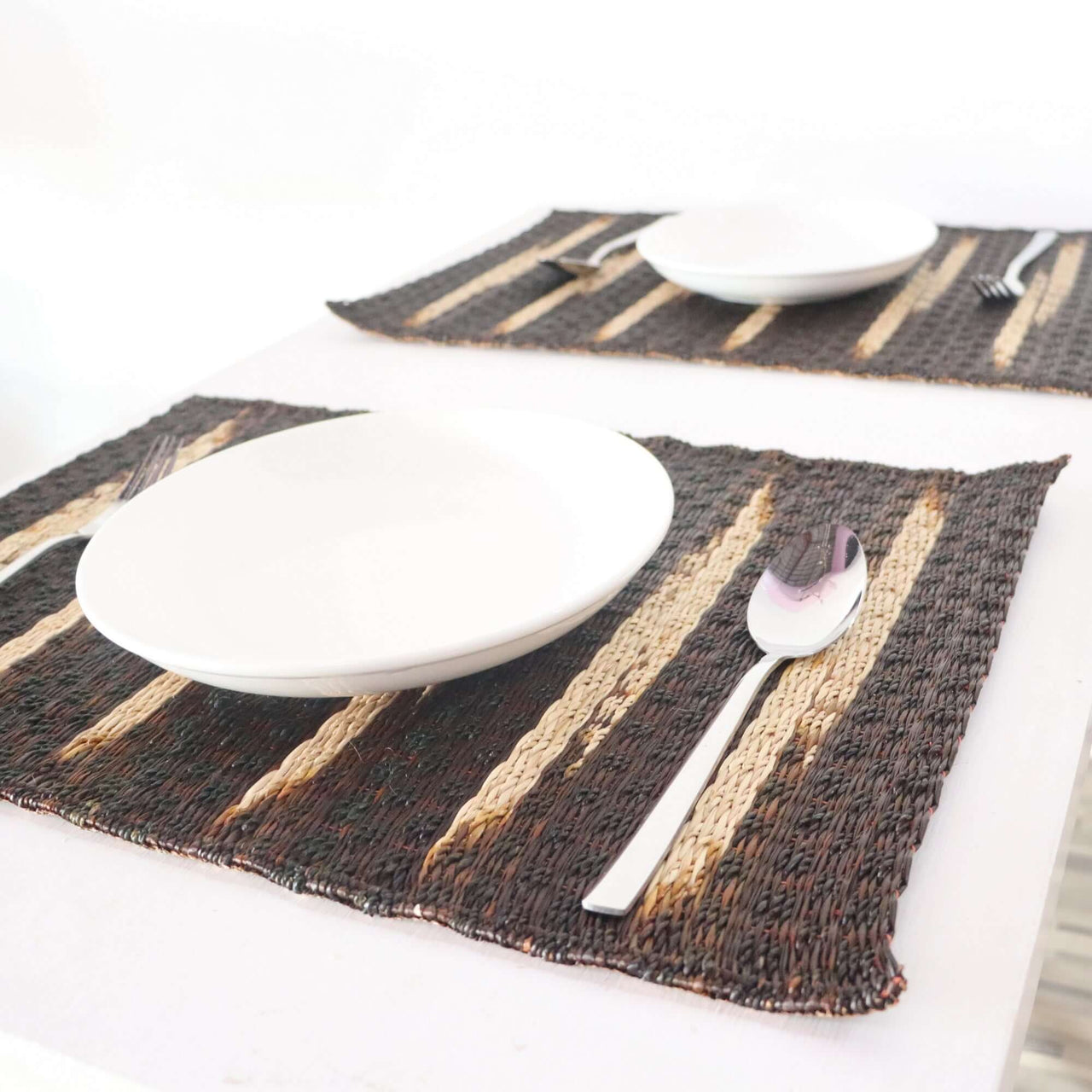 Lalavin Handwoven Sedge Placemat