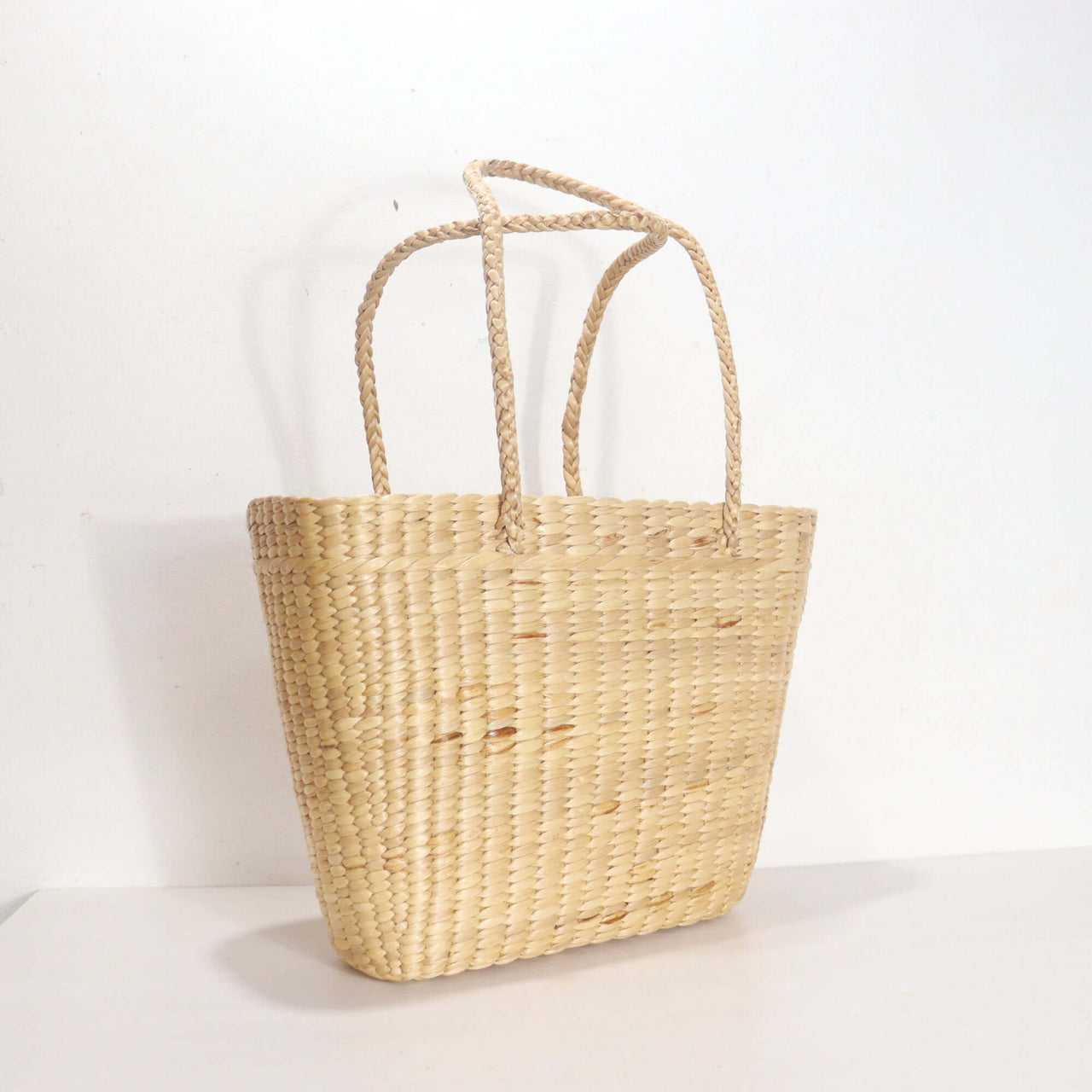 LINLADEE — straw basket bag styled for summer beach outings