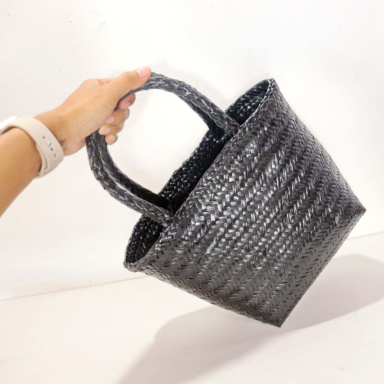 LINLADA — straw handbag styled for summer beach outings