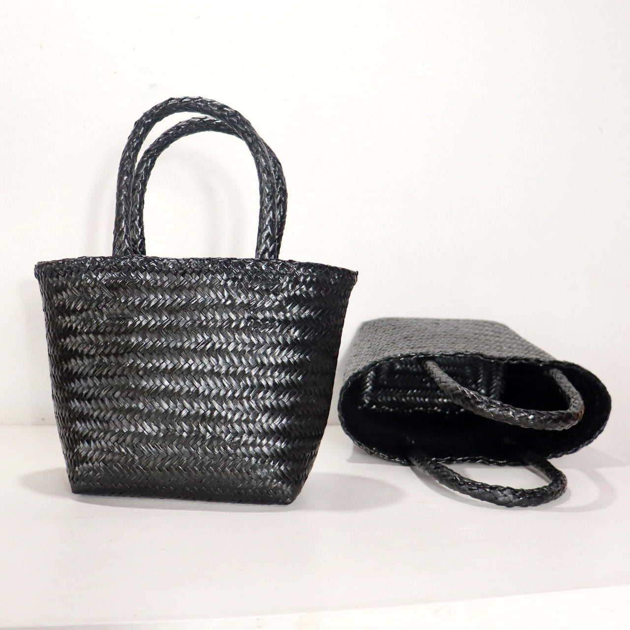 LINLADA — lightweight straw handbag for warm-weather styling