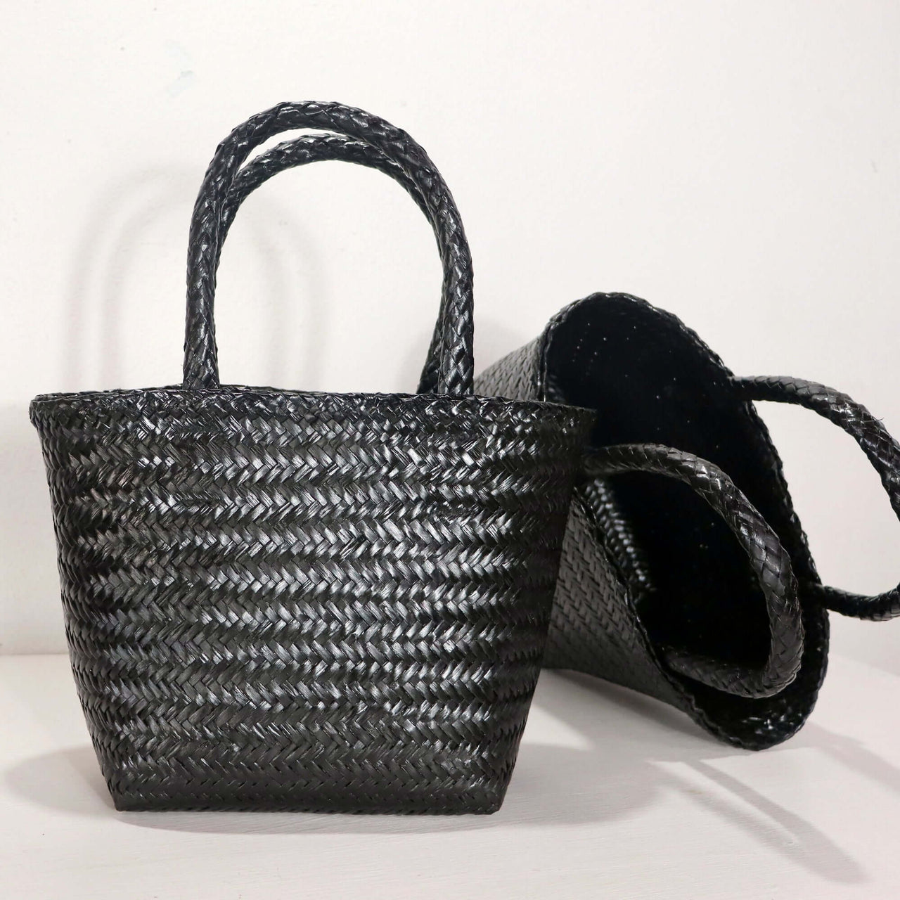 LINLADA — handwoven straw handbag with a soft, natural weave