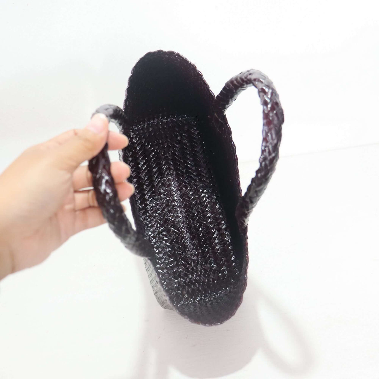 LINLADA — straw handbag with a relaxed, vacation-ready look