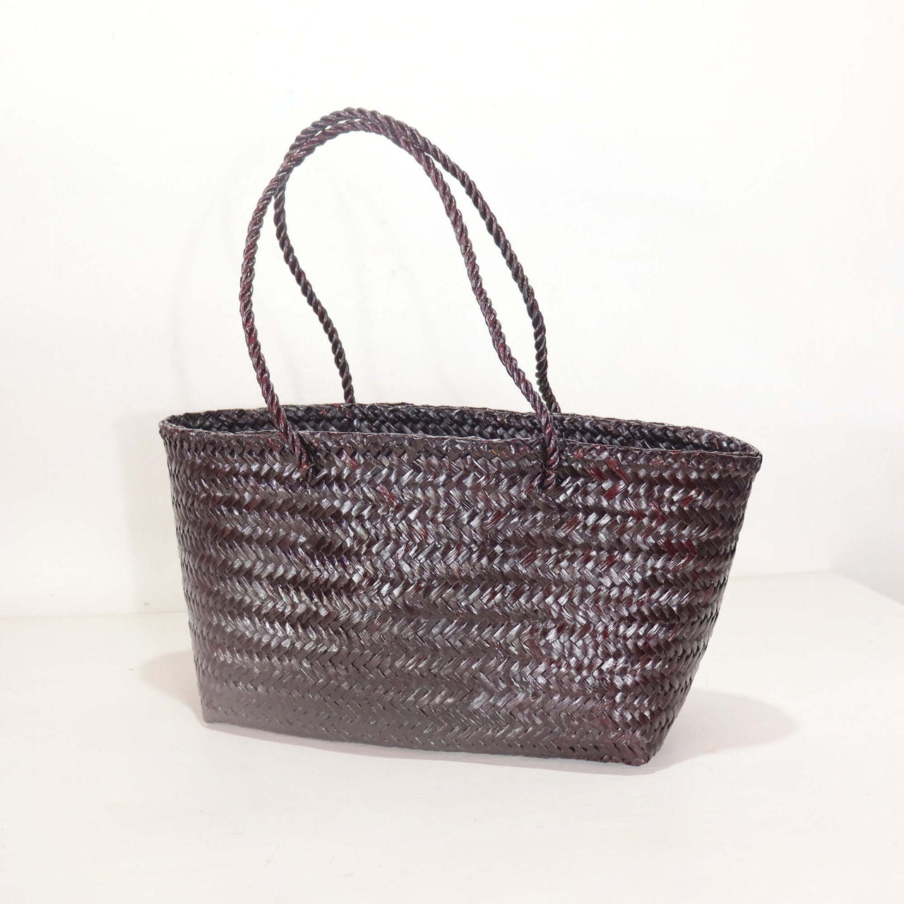 LINDA — sustainable straw shoulder bag made from natural fibres