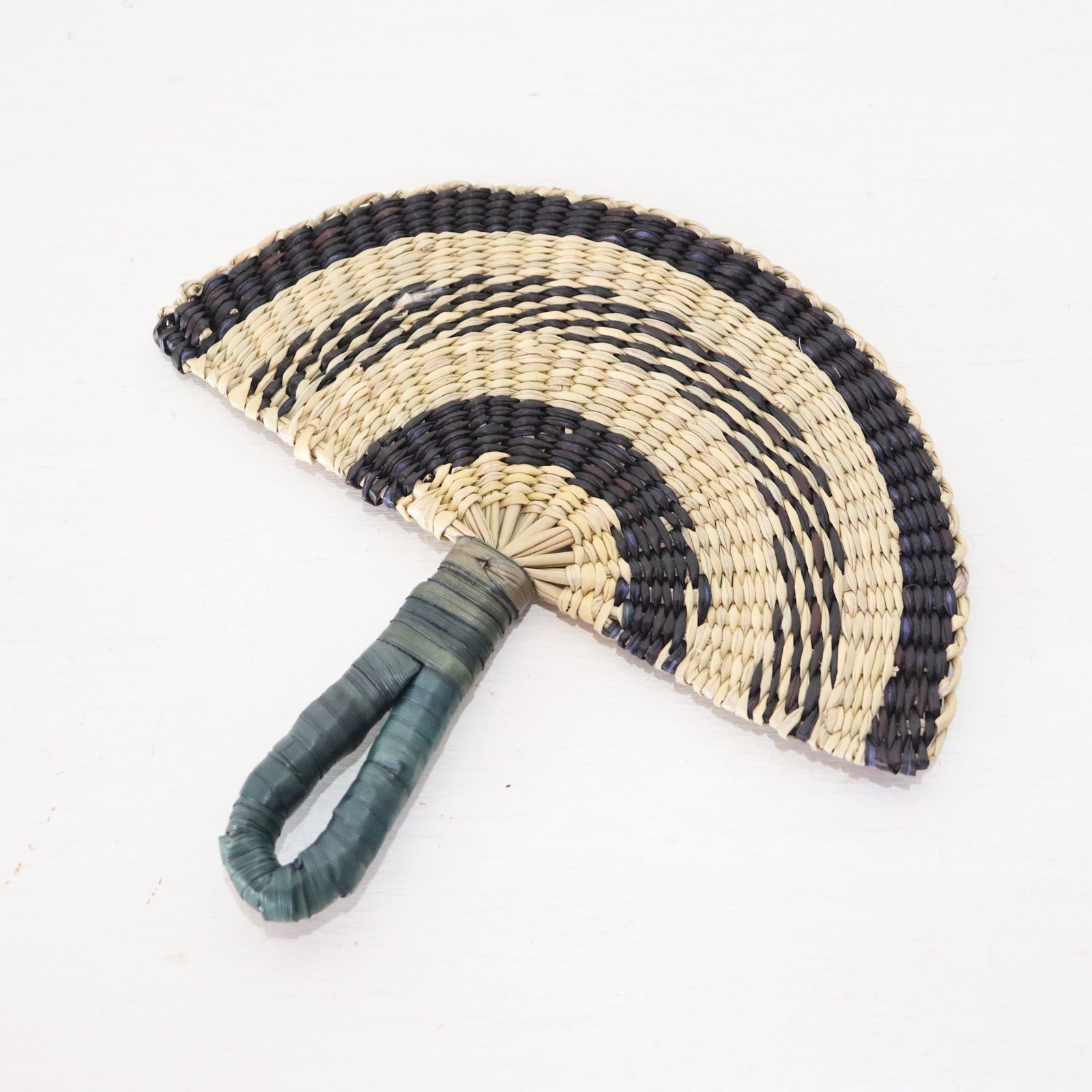 LA LIN – Handwoven Fan (Wall Hanging & Hand Fan) | Black & White