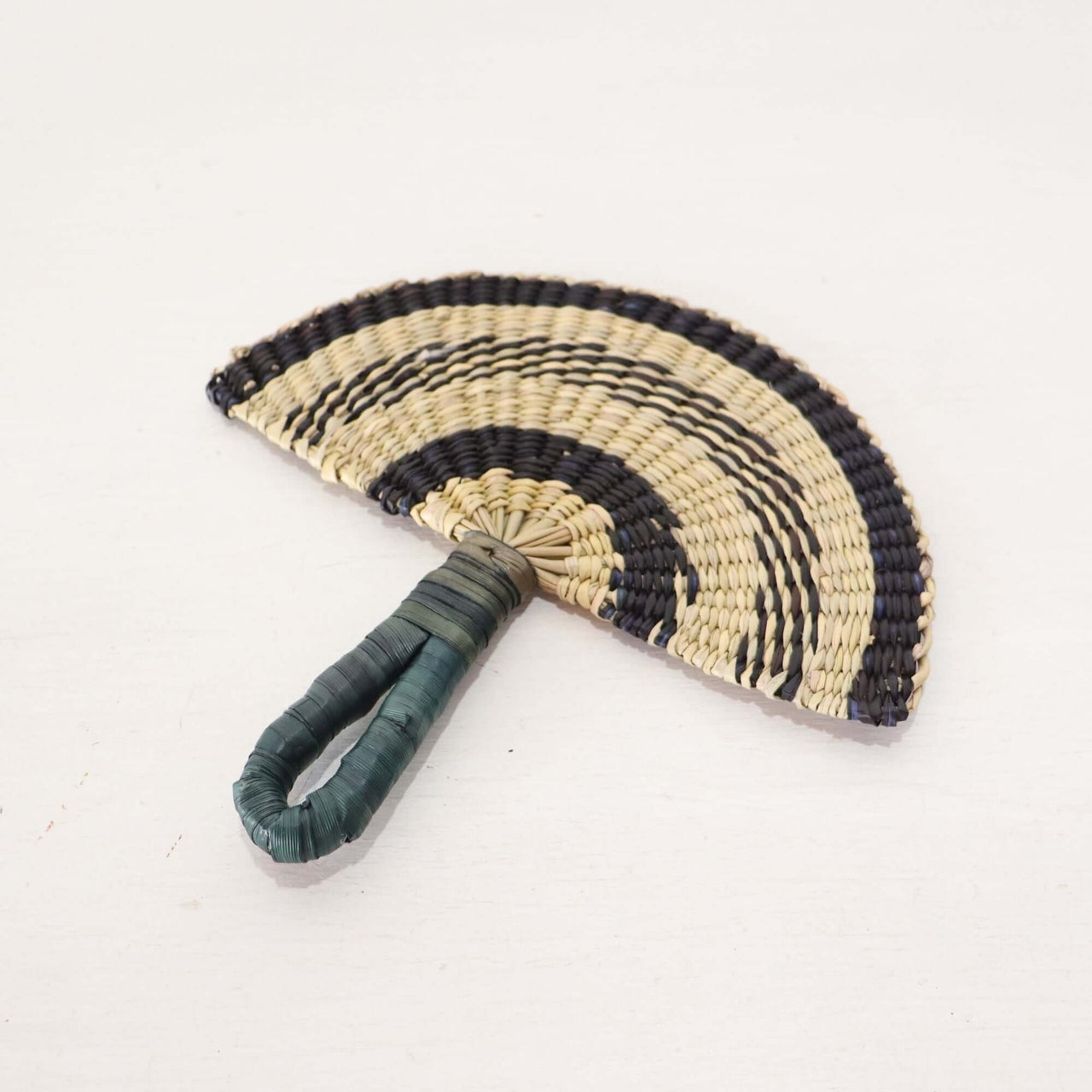 LA LIN – Handwoven Fan (Wall Hanging & Hand Fan) | Black & White in a minimalist design.