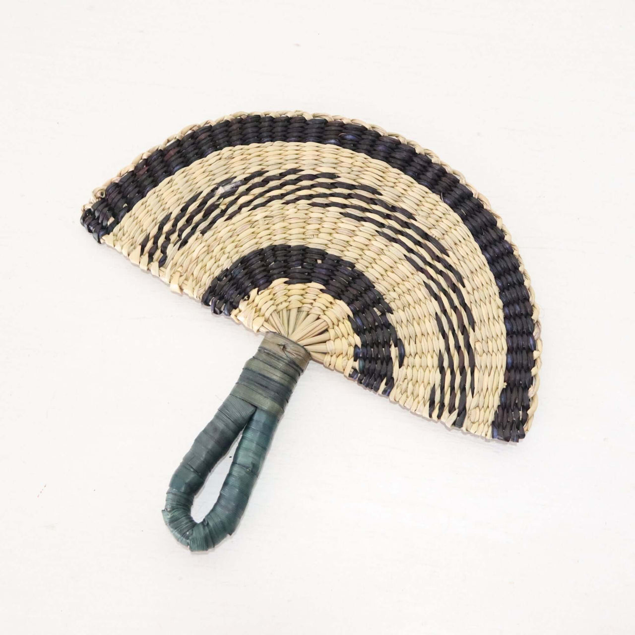 LA LIN – Handwoven Fan (Wall Hanging & Hand Fan) | Black & White, handcrafted natural fibre decorative fan.