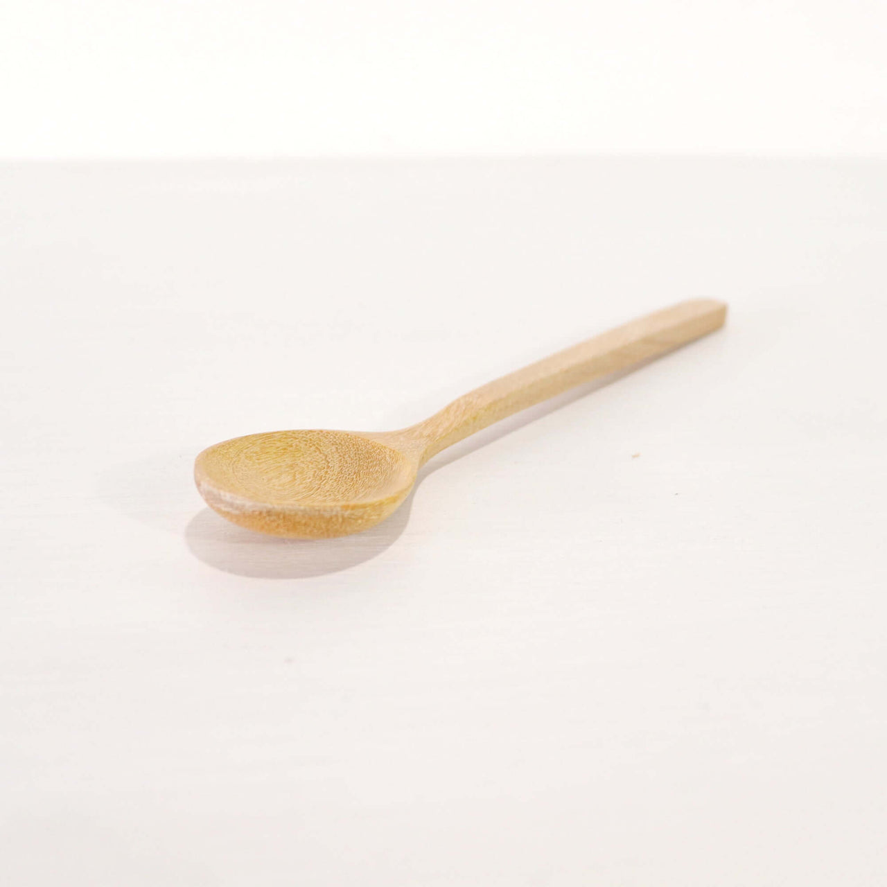 SU THI MA Wooden Honey Spoon, handcrafted natural wooden honey dipper for drizzling honey.