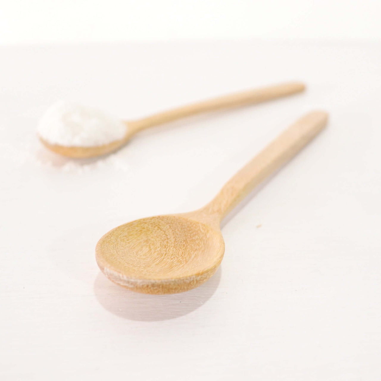 SU THI MA Wooden Honey Spoon with a natural wood finish, ideal for drizzling honey on tea and breakfast.