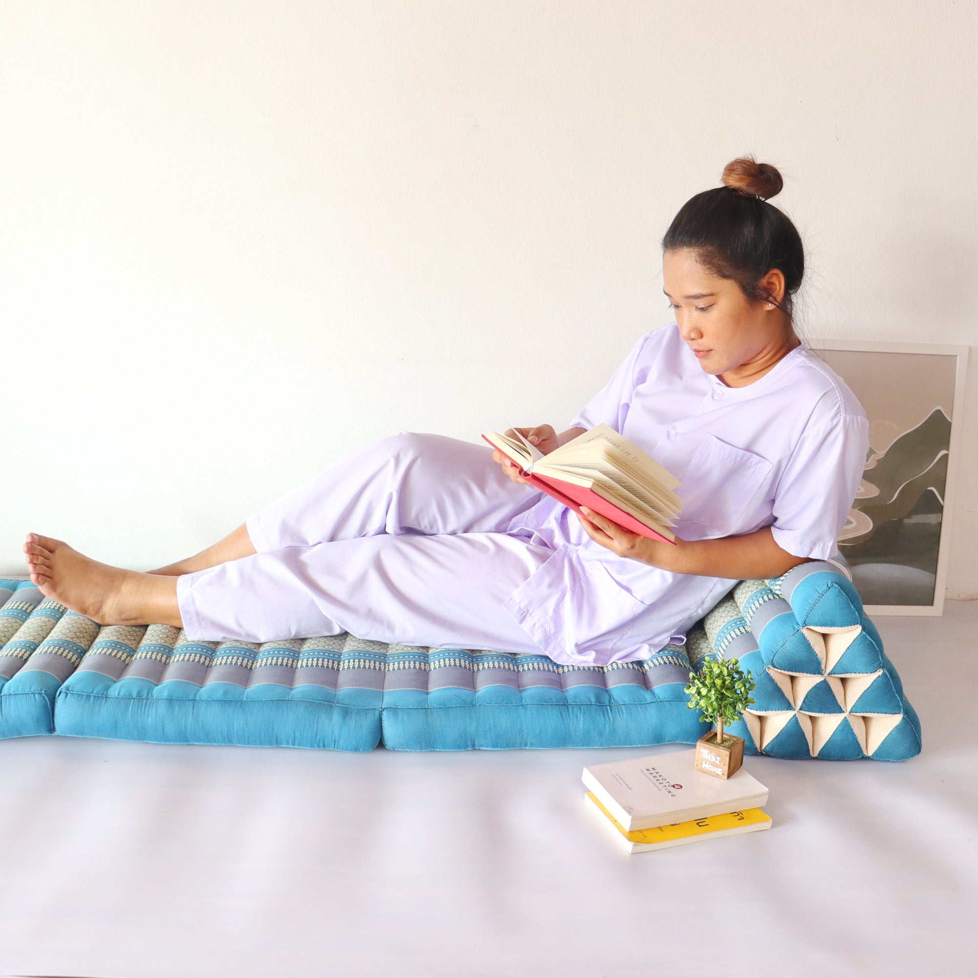 WI MON RUT - Thai Triangle Cushion (3 Fold - Light Blue)