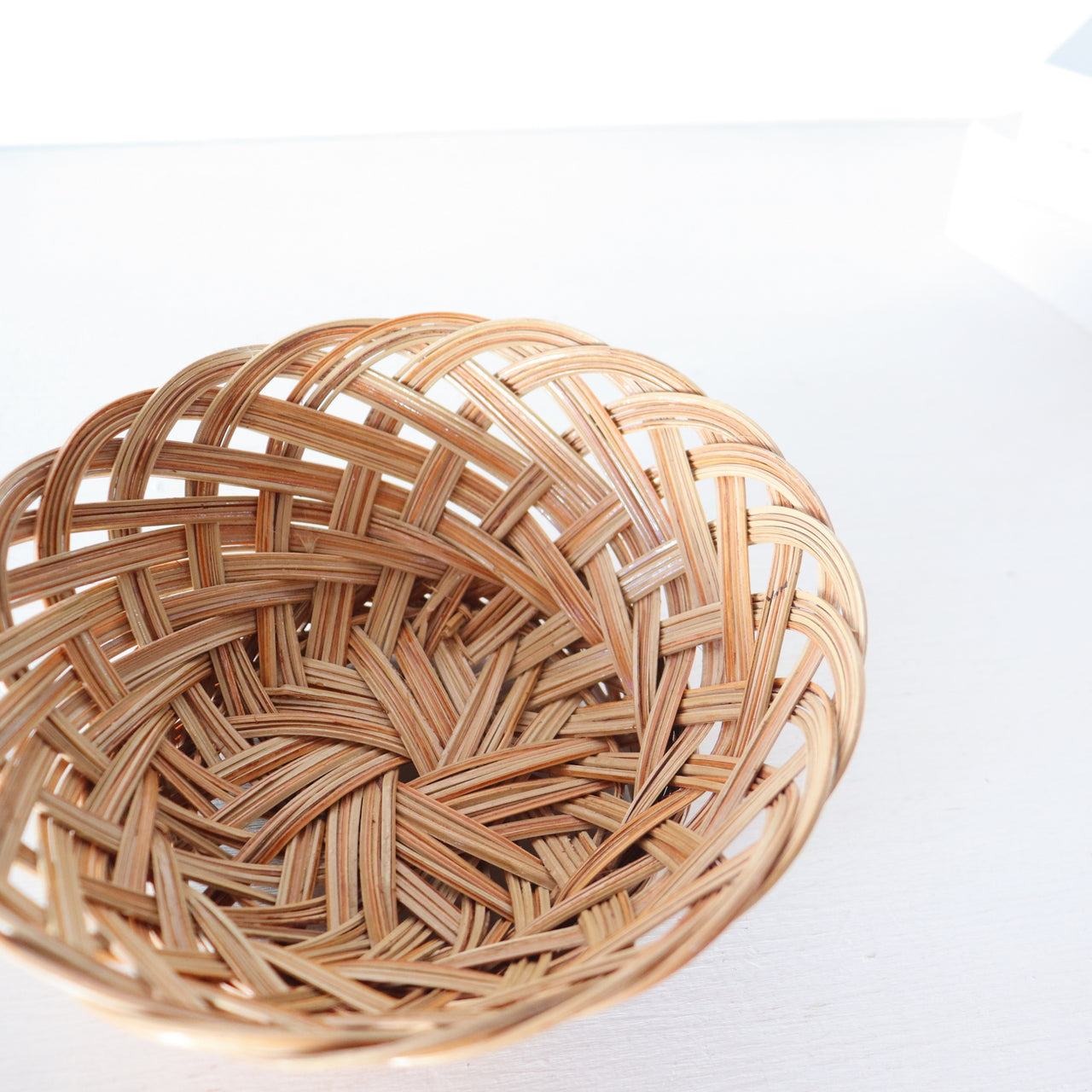 RU JI RA DA - Nypa stem Hand wicker basket