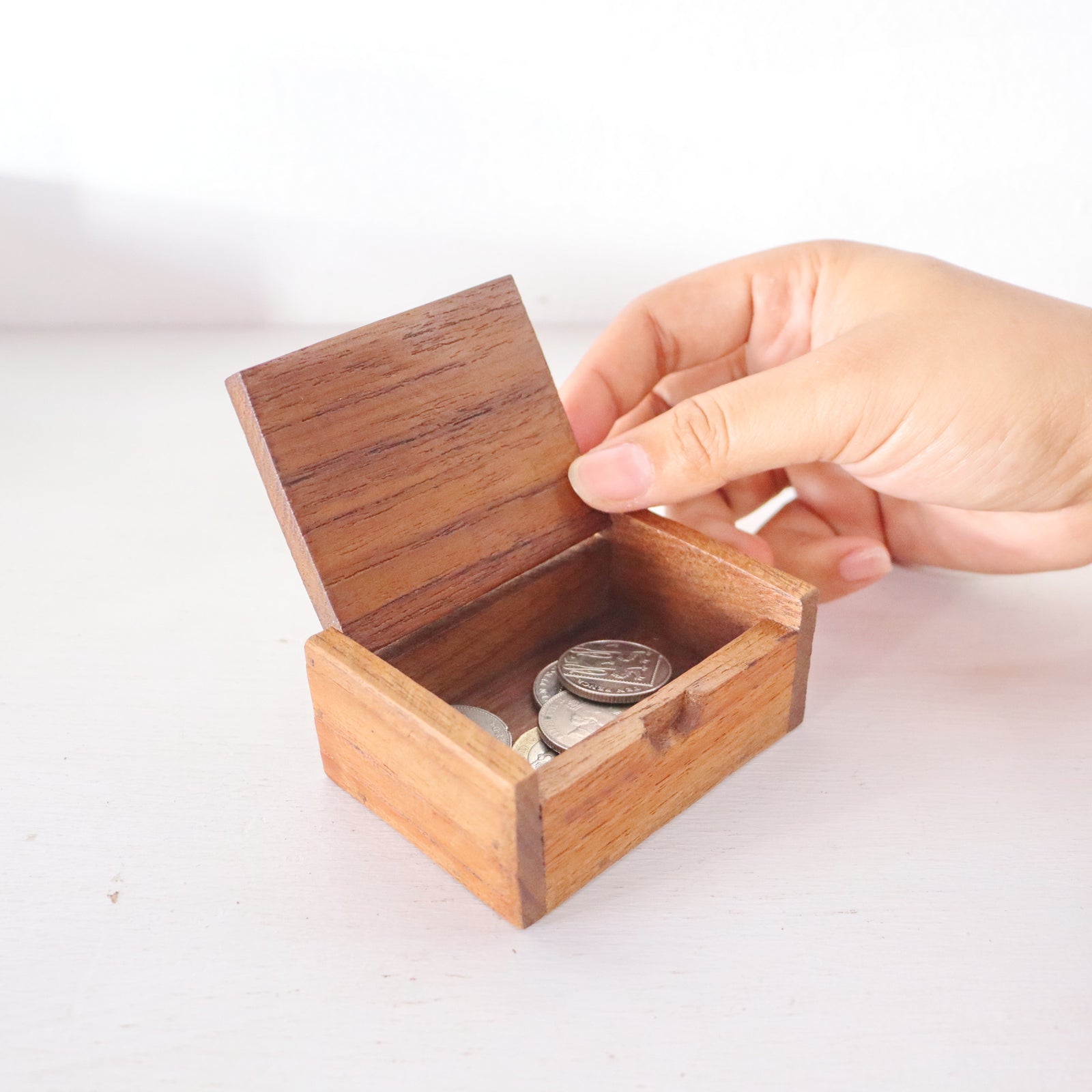 TI WA KNORN - Wooden Money Box
