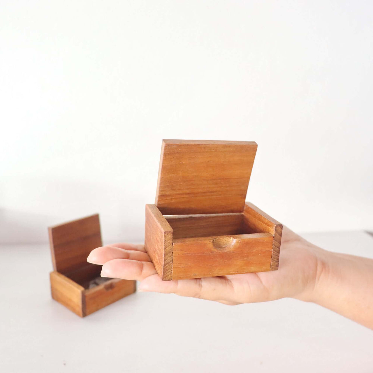 TI WA KNORN - Wooden Money Box