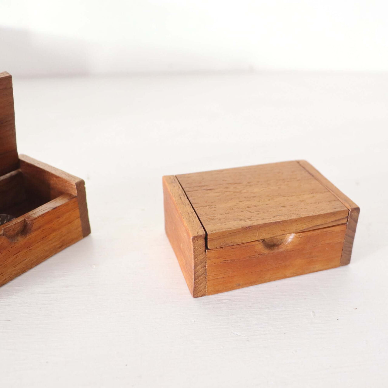 TI WA KNORN - Wooden Money Box