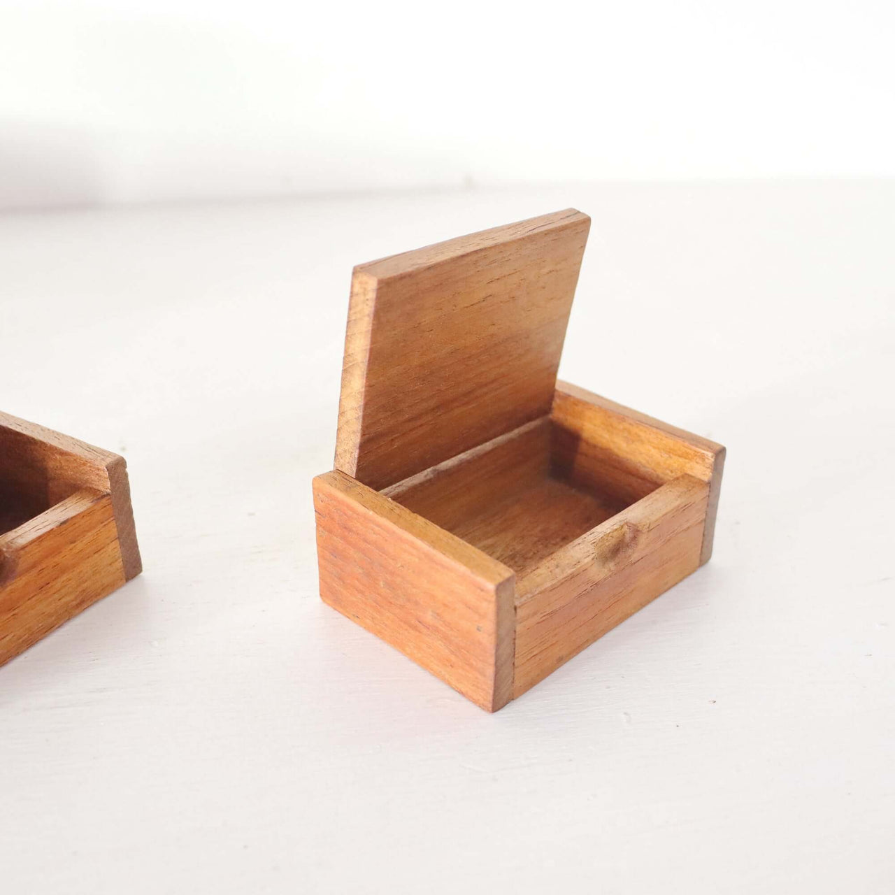 TI WA KNORN - Wooden Money Box