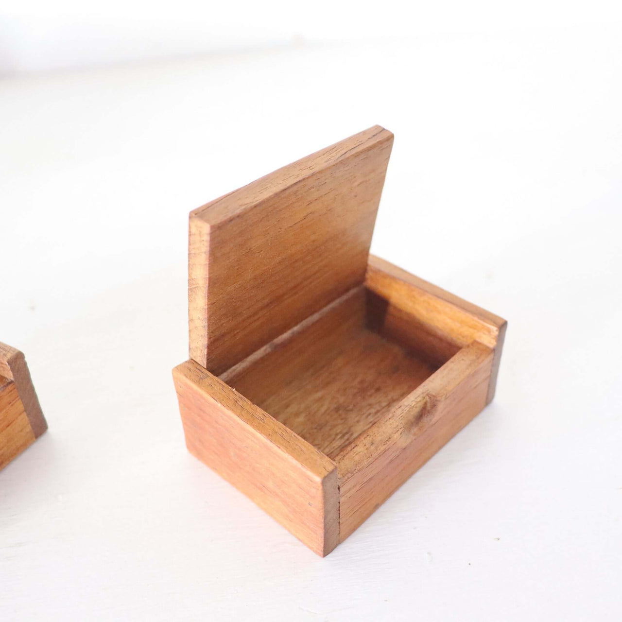 TI WA KNORN - Wooden Money Box