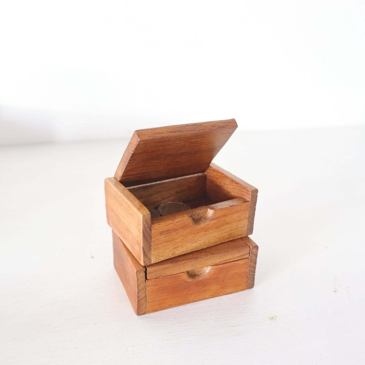 TI WA KNORN - Wooden Money Box