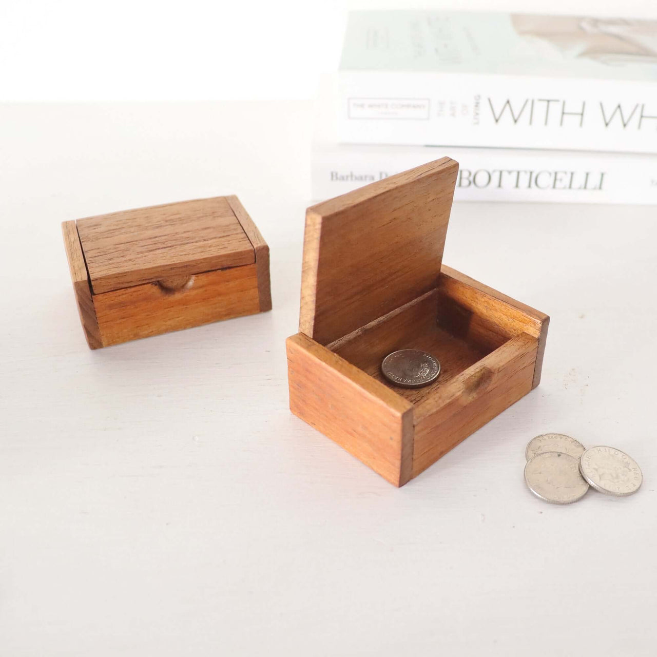 TI WA KNORN - Wooden Money Box