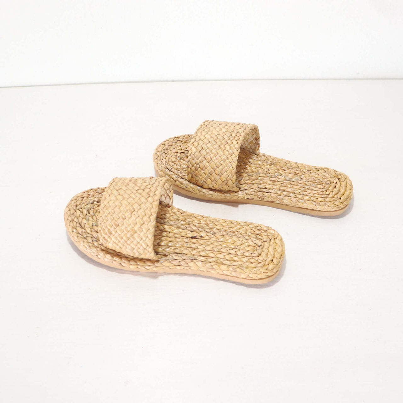 KUN CHA NA - Slipper Shoe