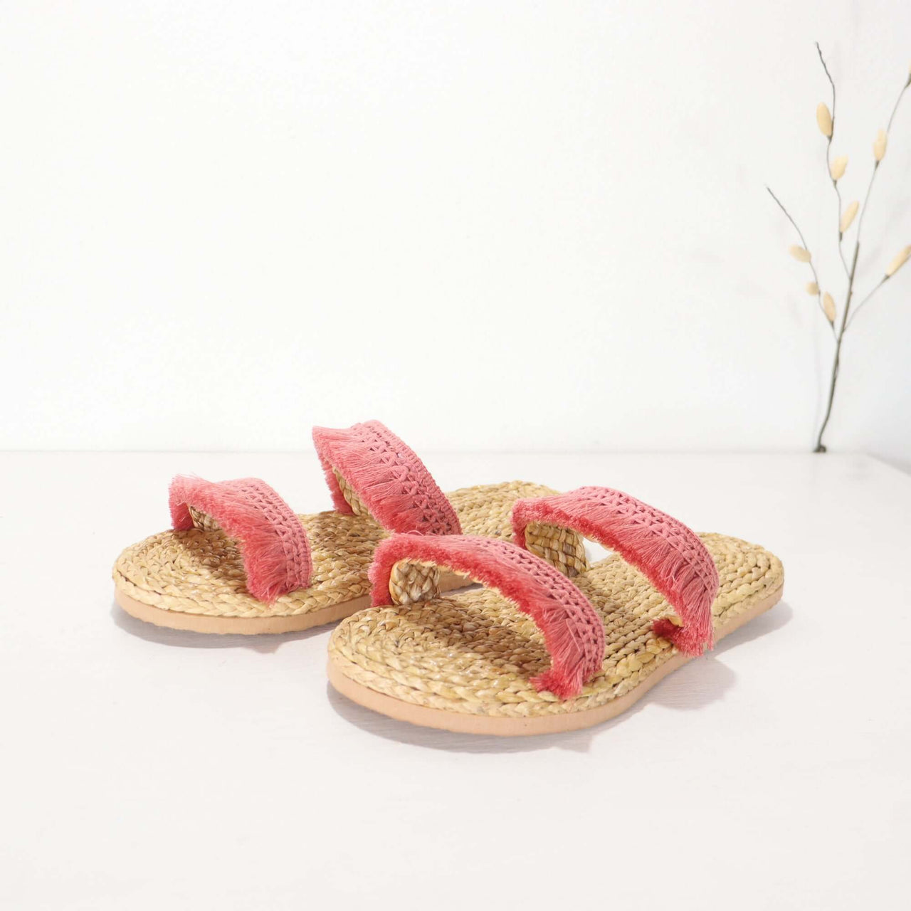 CHA YA WONG - Straw Shoe