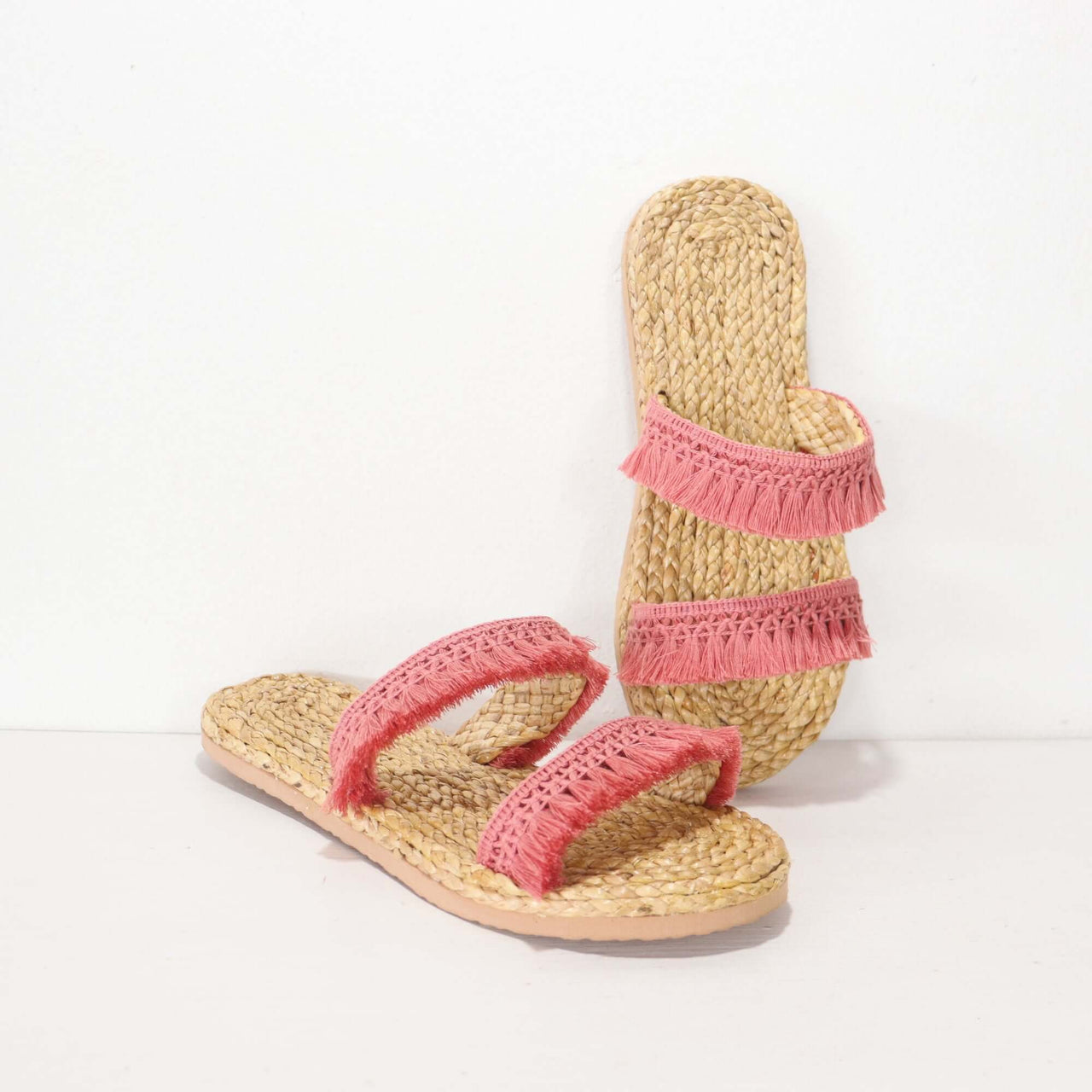 CHA YA WONG - Straw Shoe