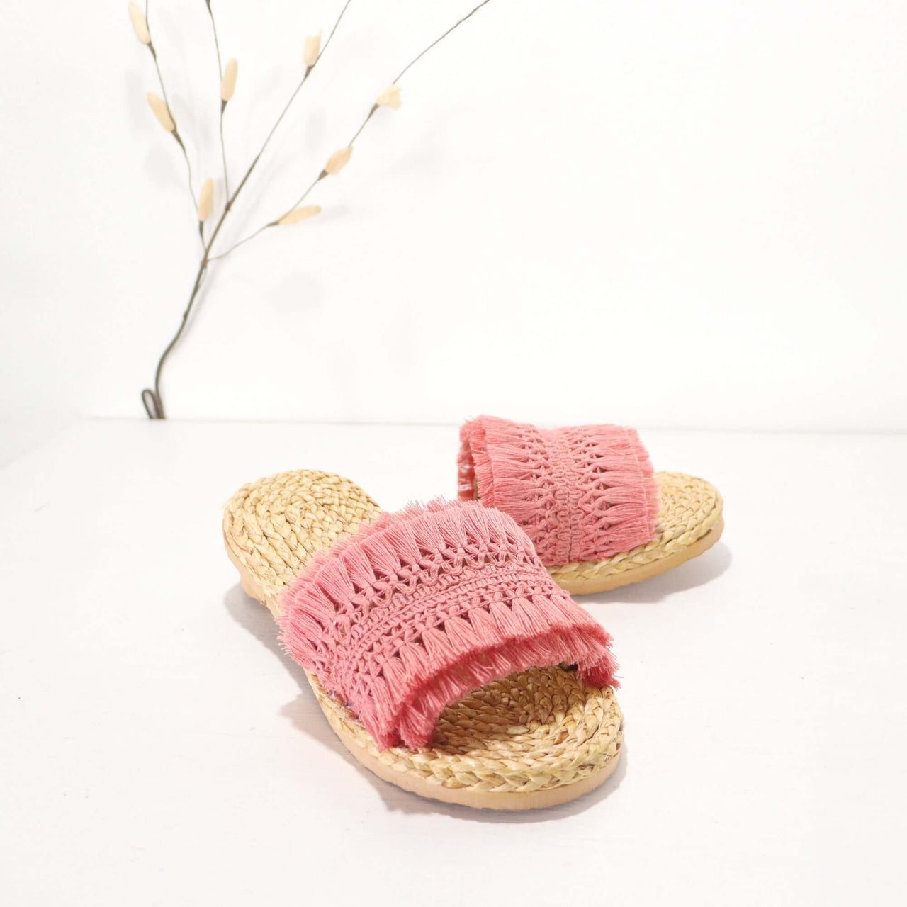 JI RA - Straw Shoe