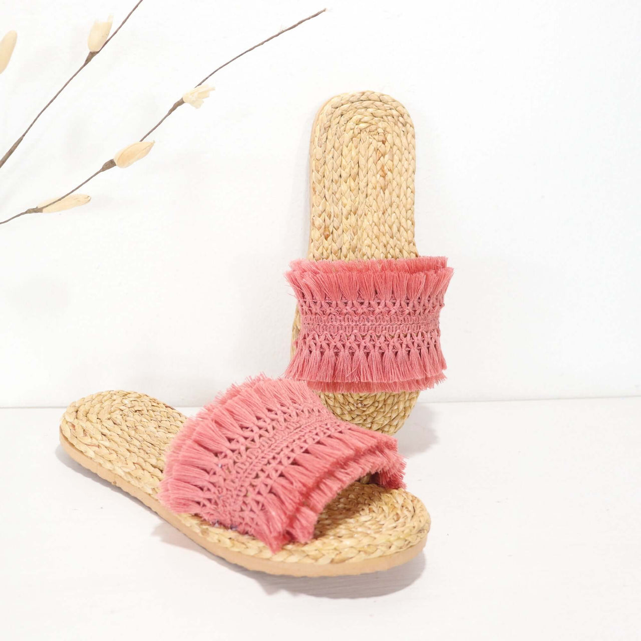 JI RA - Straw Shoe